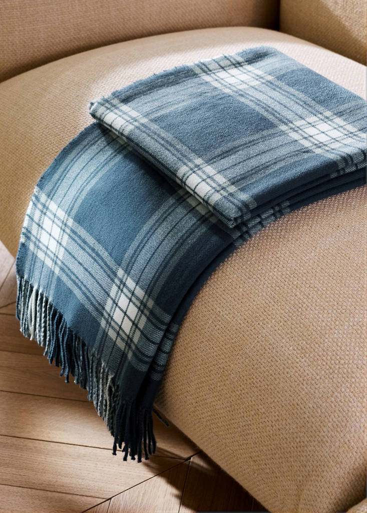 Soft plaid blanket — Indigo Blue