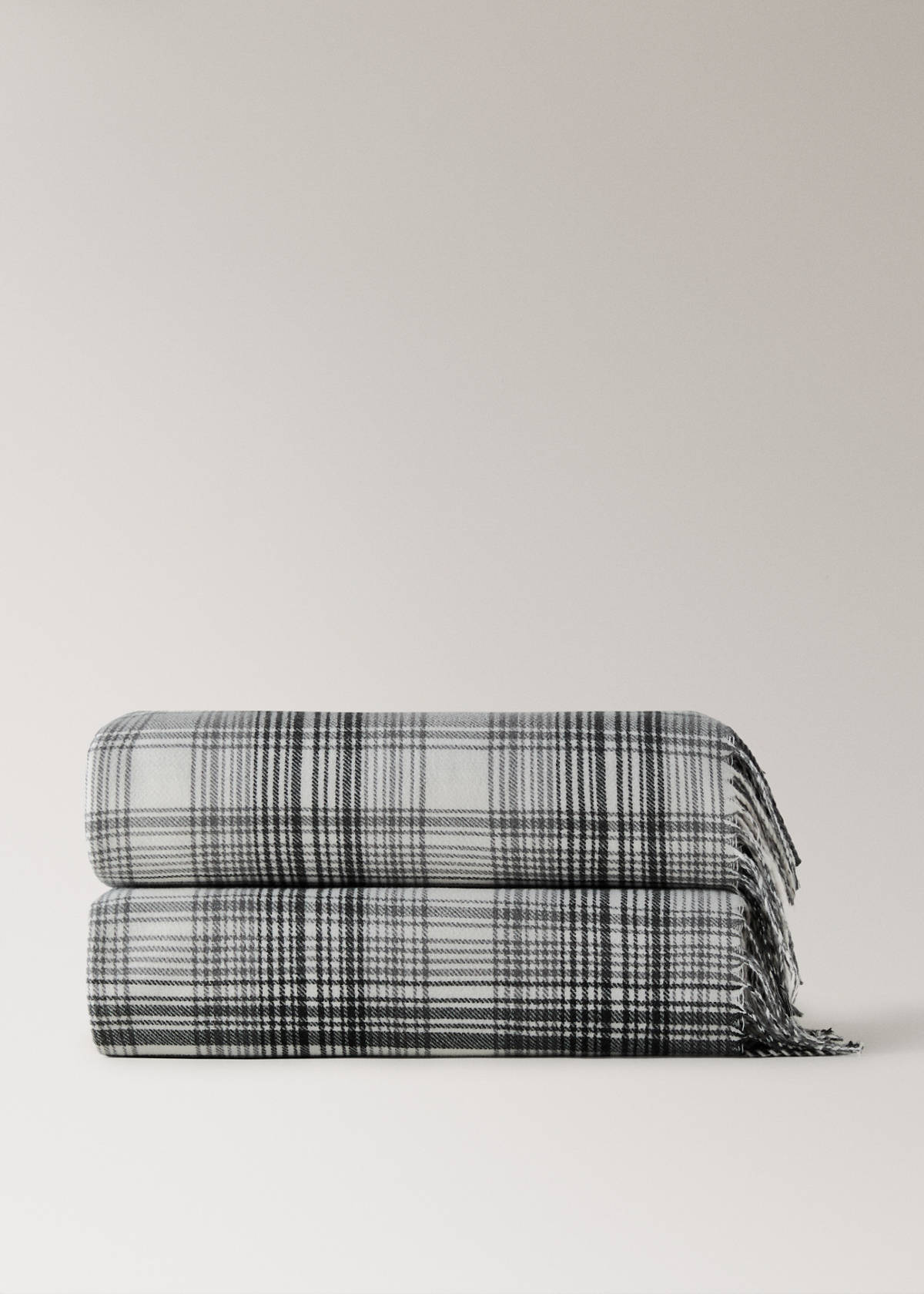 Soft plaid blanket — Grey