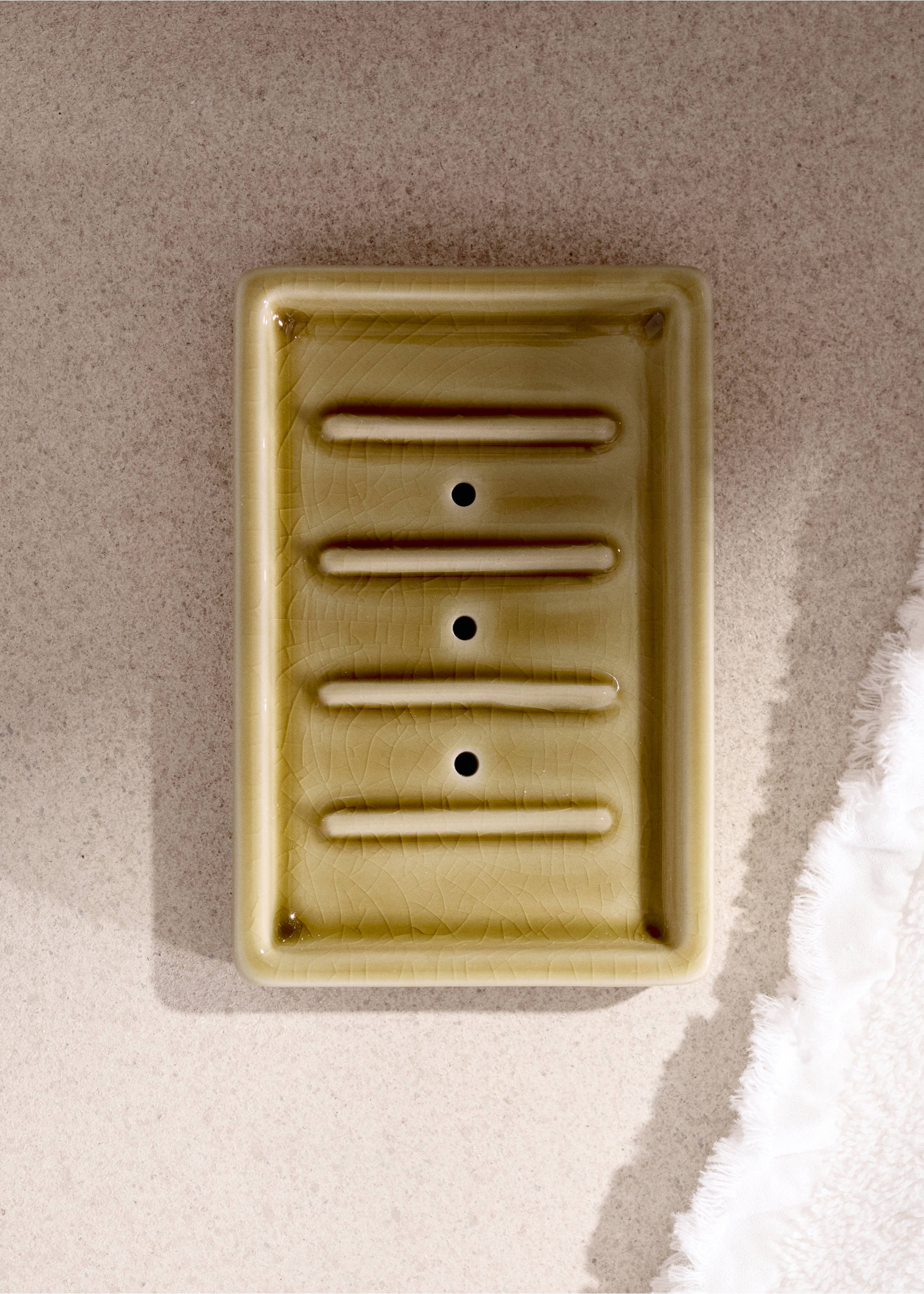 Crackled ceramic soap dish - General plane, Ochre. Ref: 27093283-00.