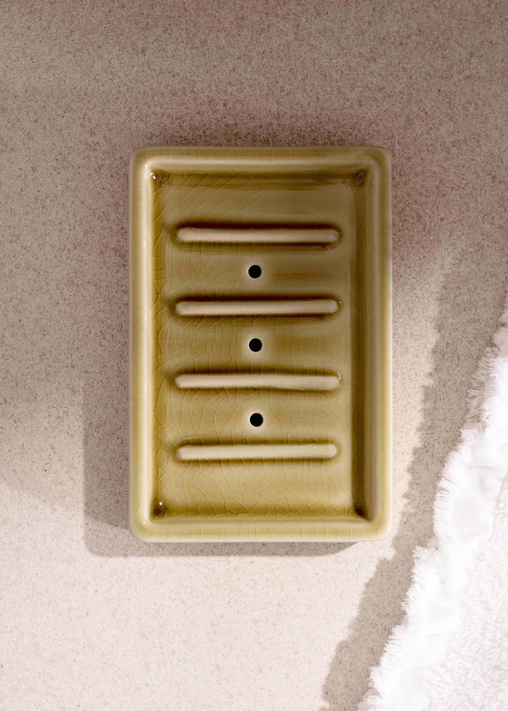 Crackled ceramic soap dish - General plane