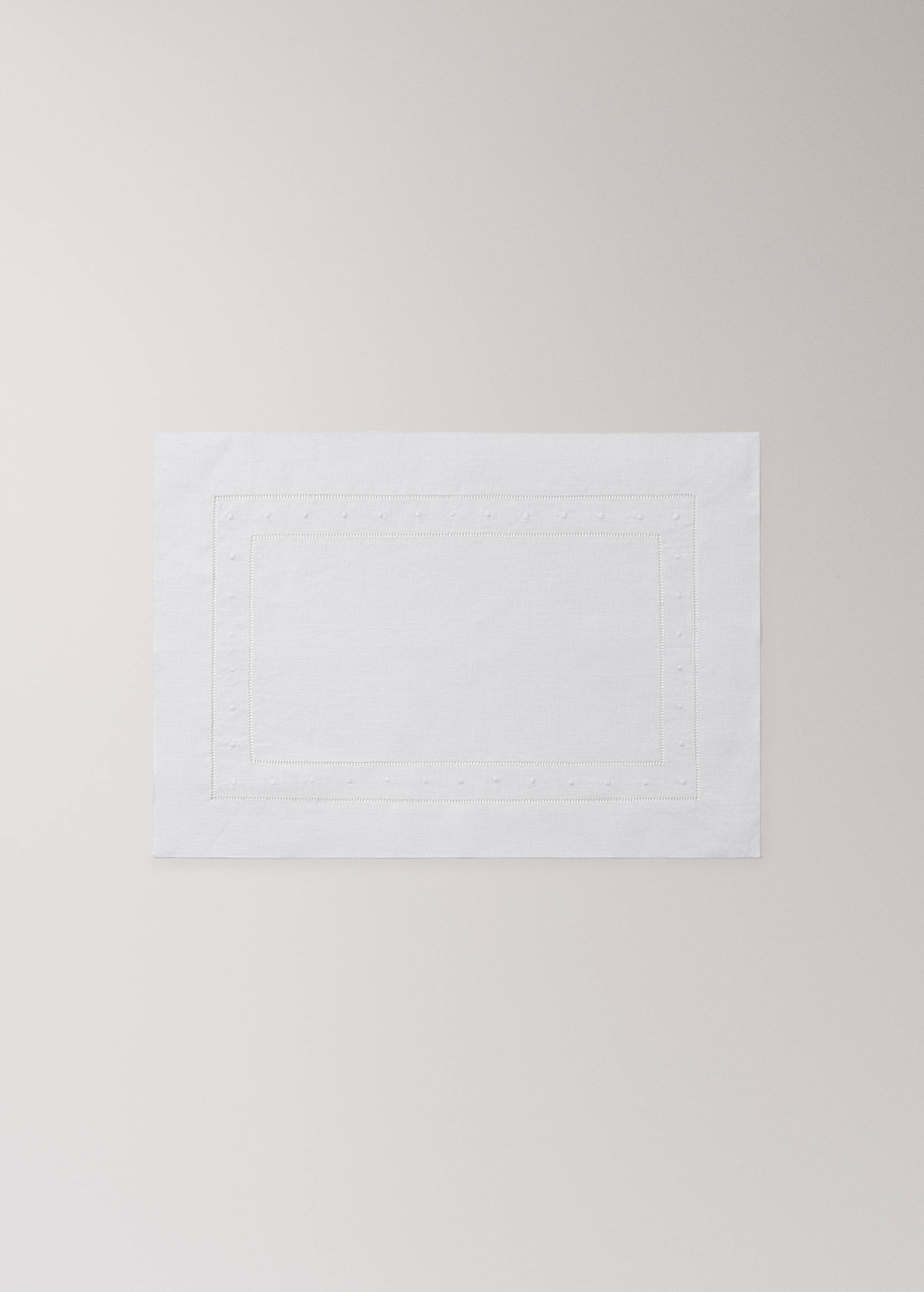 Σουπλά κεντημένες κουκκίδες - Προϊόν χωρίς μοντέλο