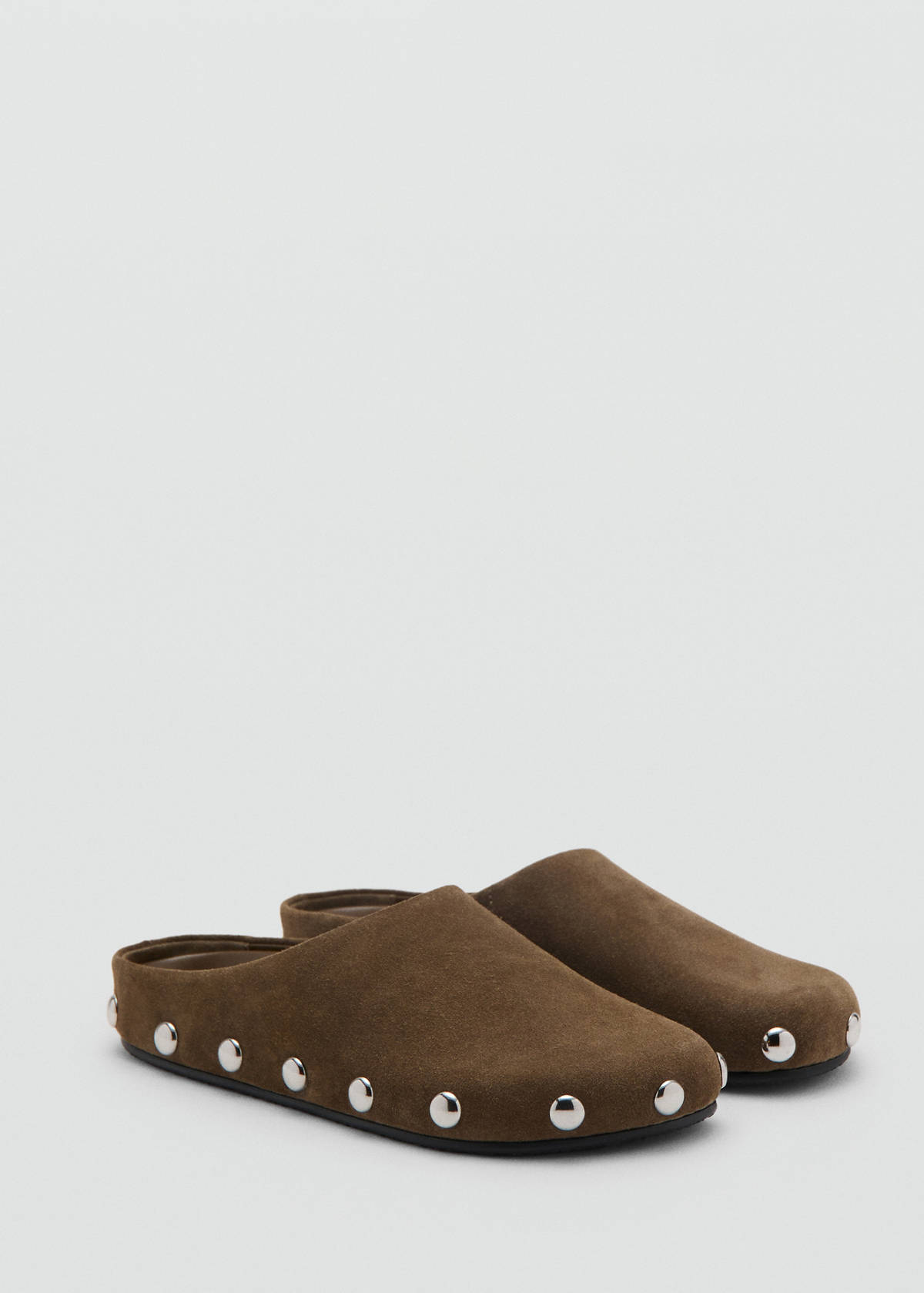 Studded leather shoes — Sand