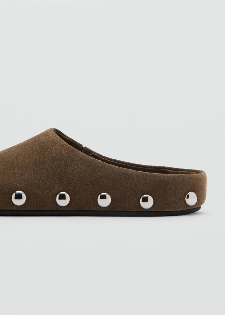 Studded leather shoes — Sand