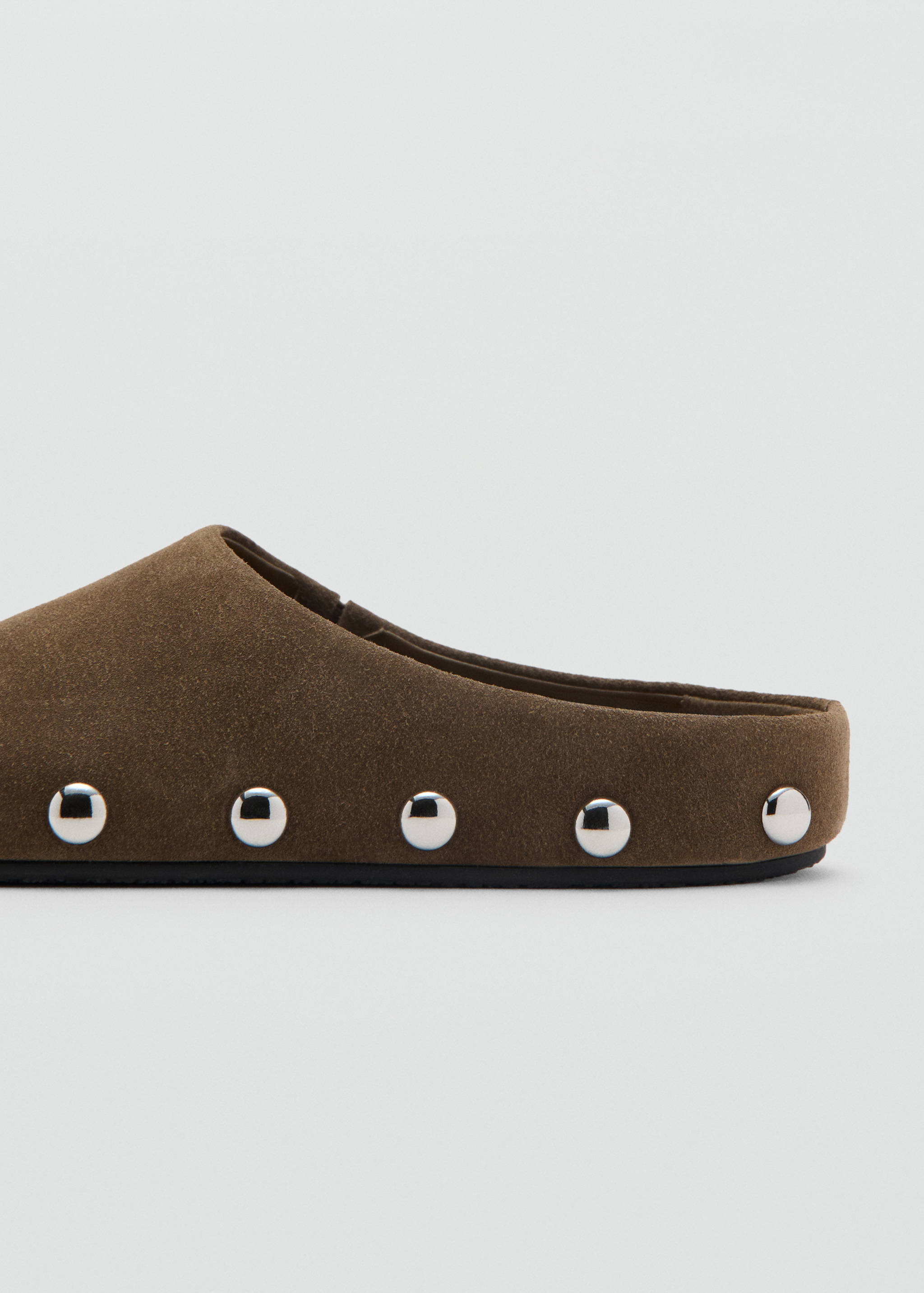 Studded leather shoes - Details of the article 1