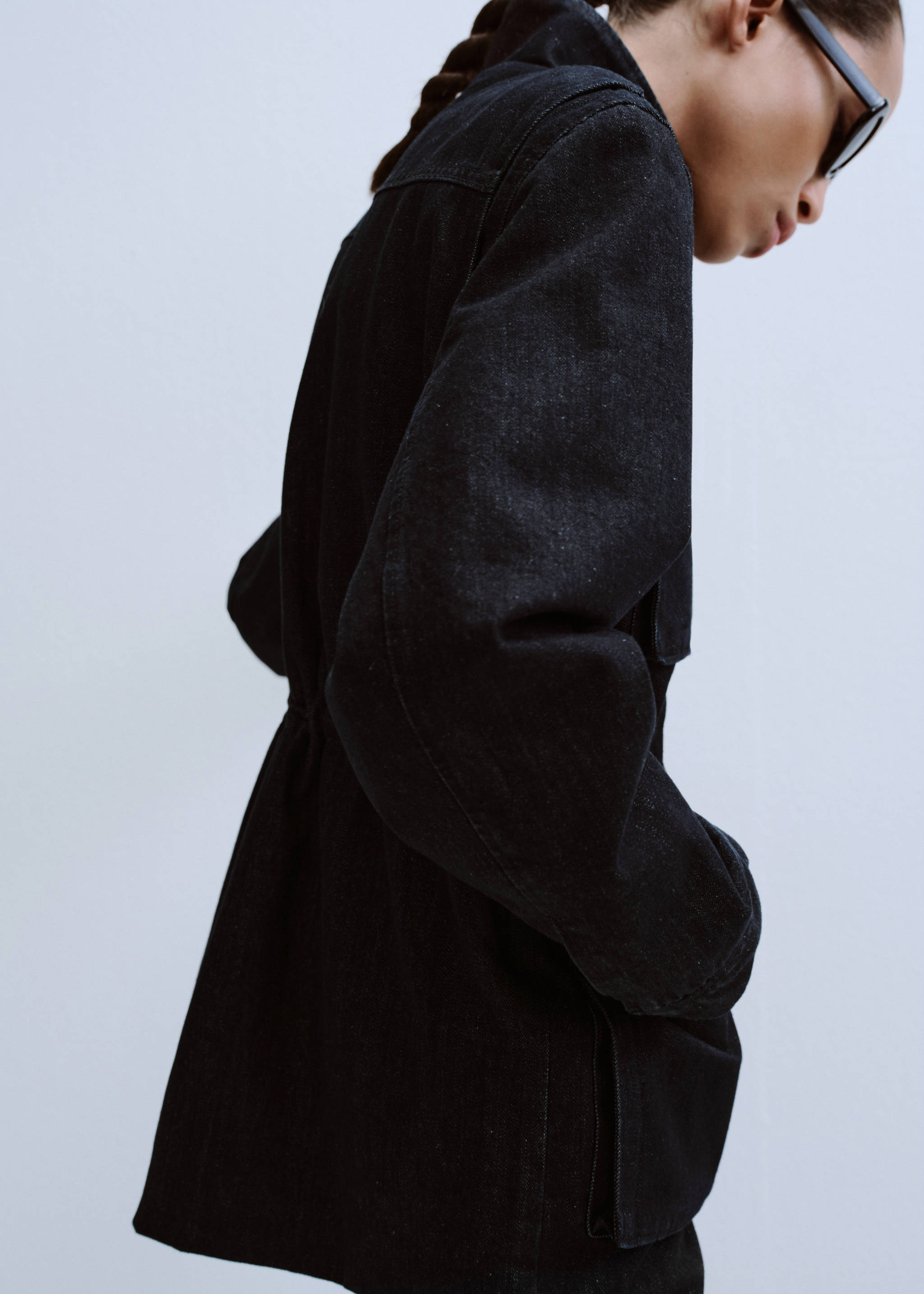 Oversized denim parka with pockets - Details of the article 6, Open Blue. Ref: 27093292-00.