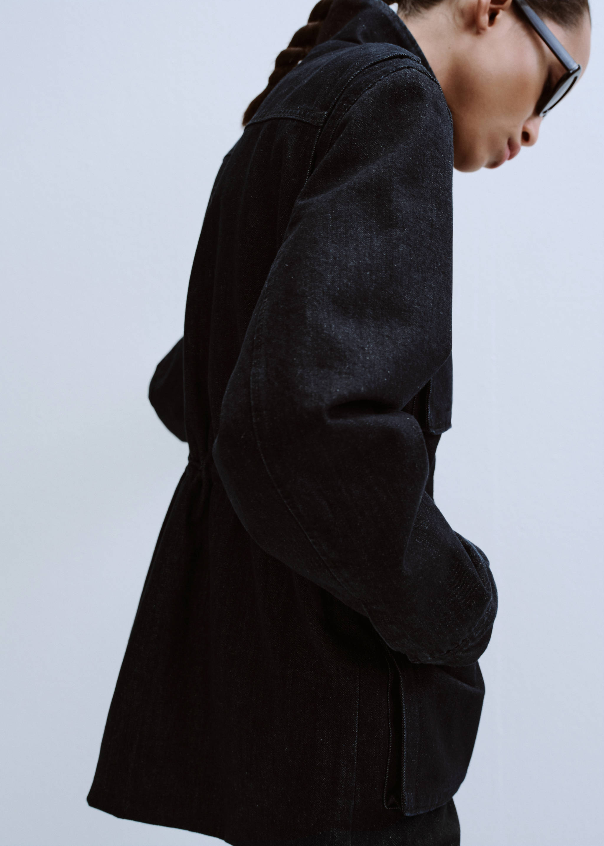 Oversized denim parka with pockets - Details of the article 6