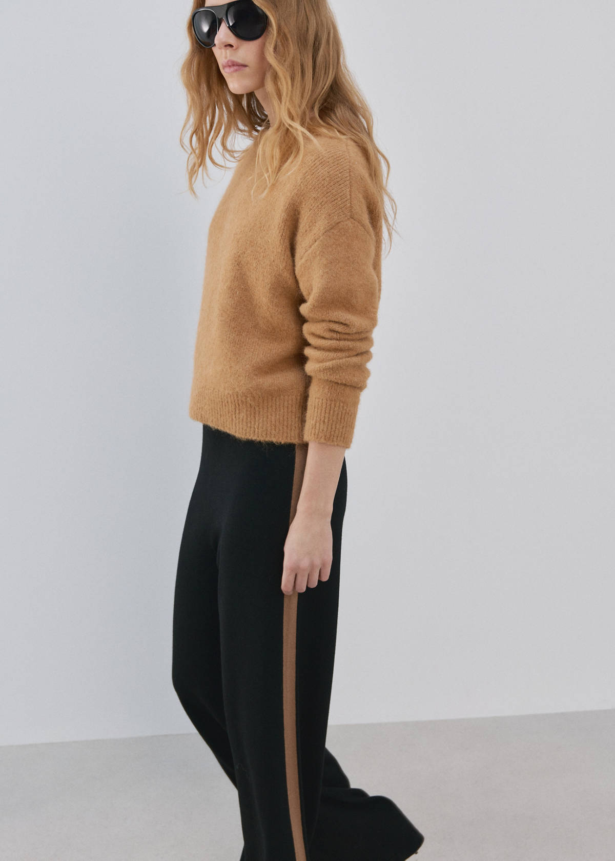 Contrast stripe knit trousers — Black
