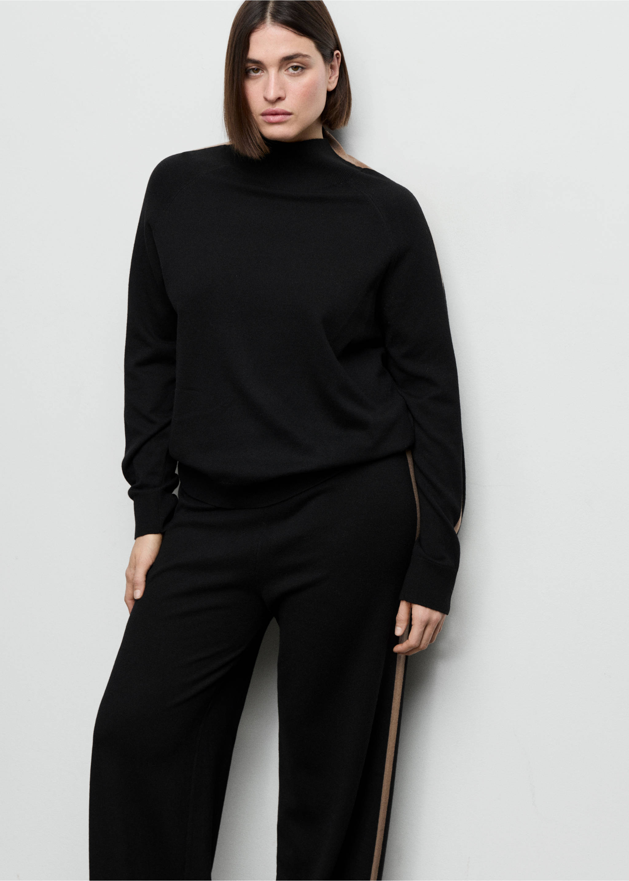 بنطلون محبوك بخطوط متباينة - تفاصيل المنتج 5, أسود. Ref: 27093295-00.