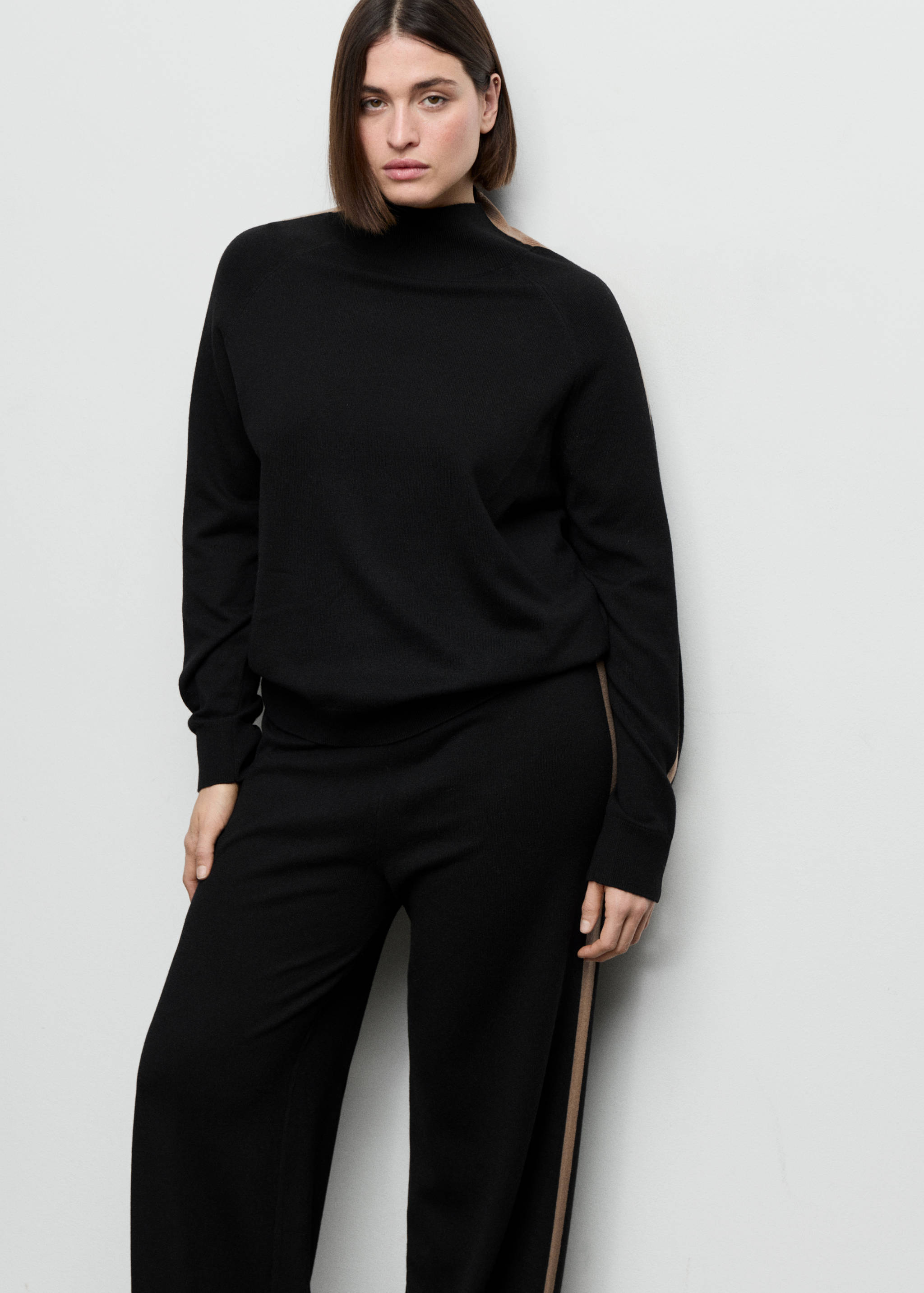 Contrast stripe knit trousers - Details of the article 5