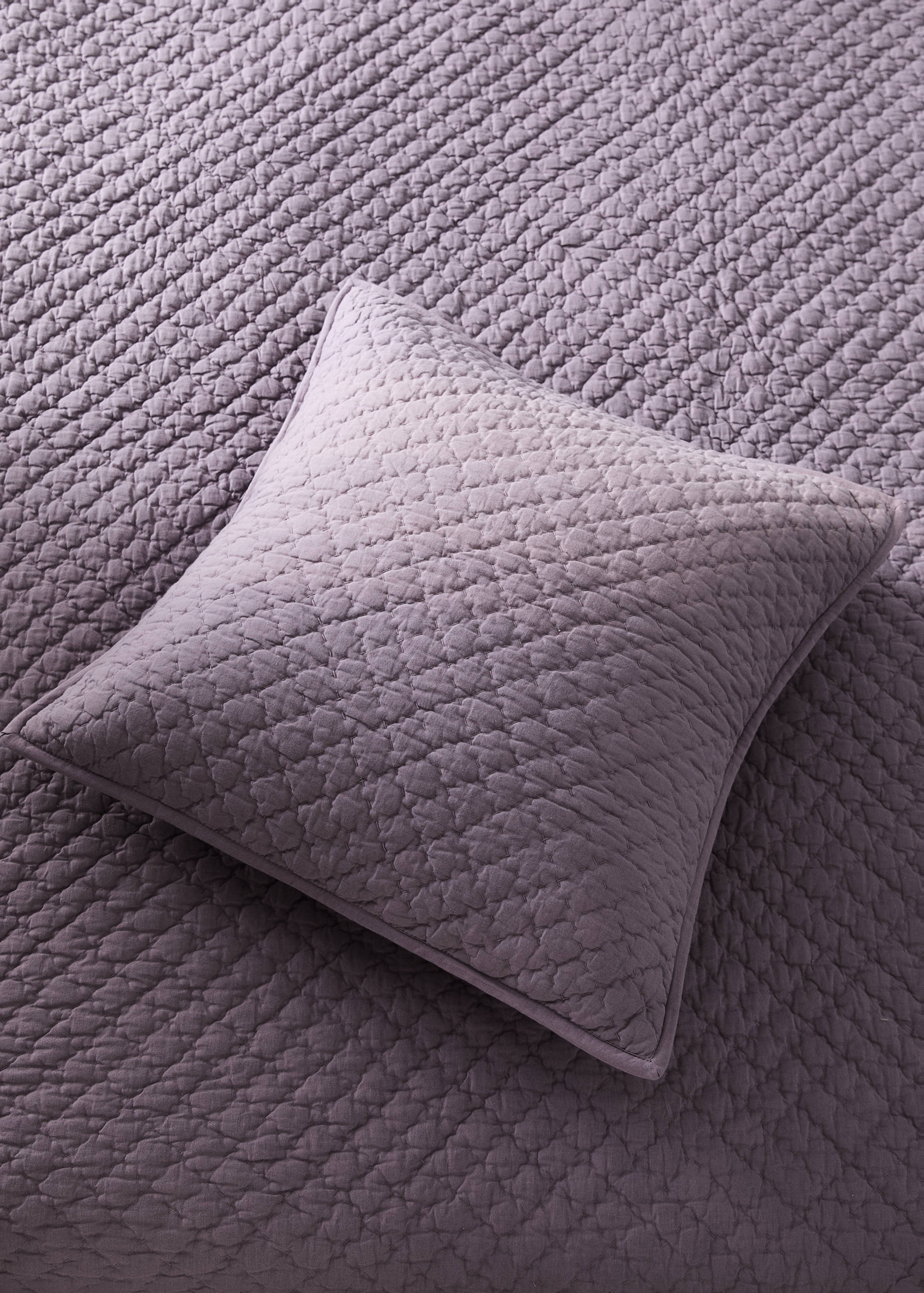 Cotton bed cushion cover with hand-stitched seams 50x50 cm - General plane