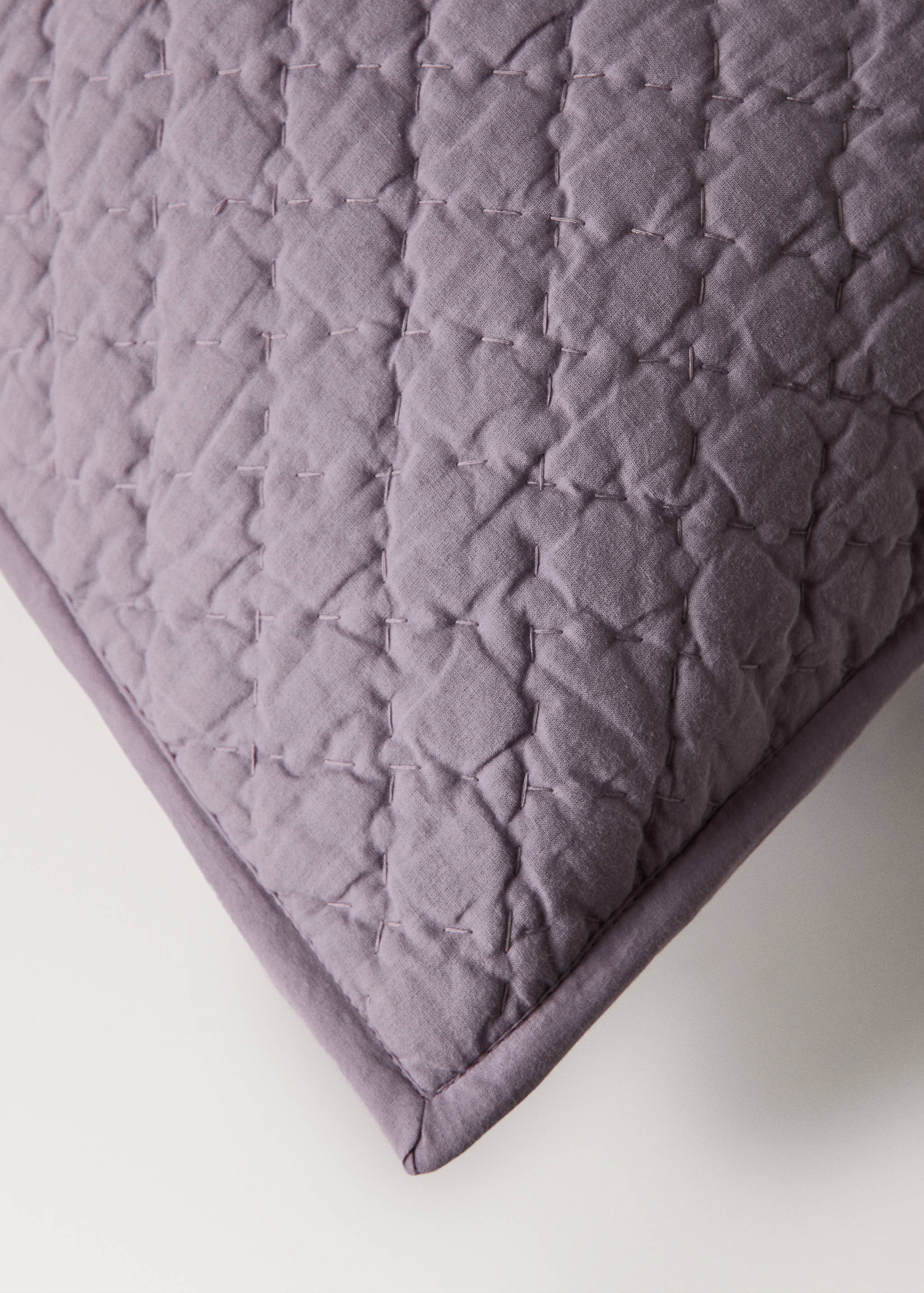 Cotton bed cushion cover with hand-stitched seams 50x50 cm - Details of the article 1
