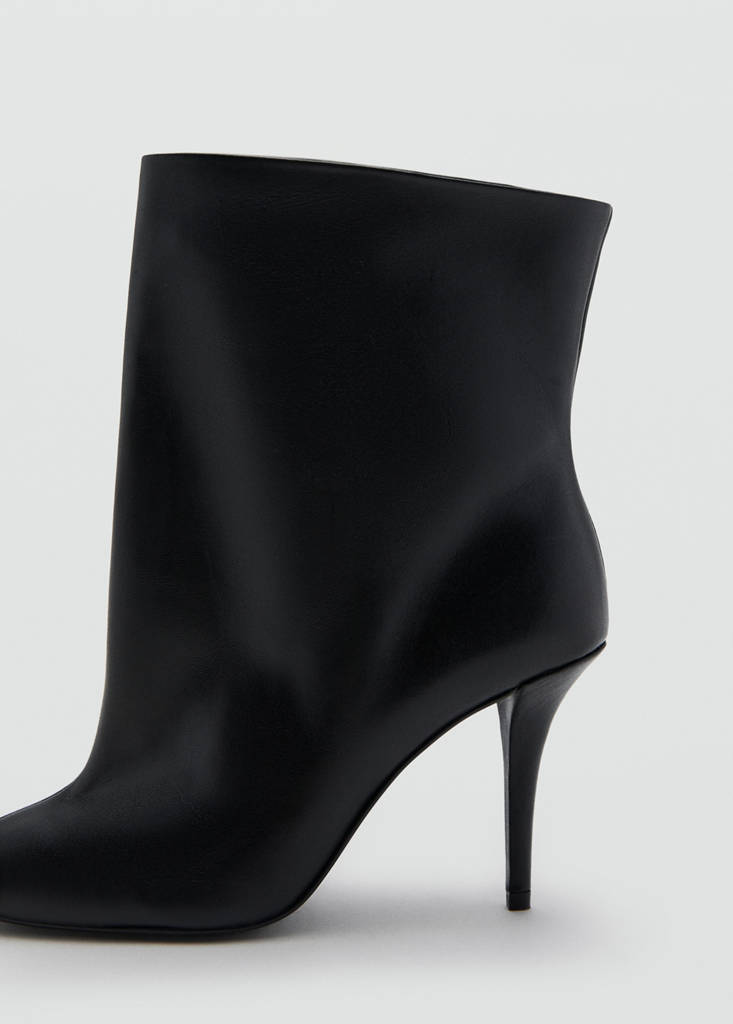 Wide shaft leather heeled boot — Black