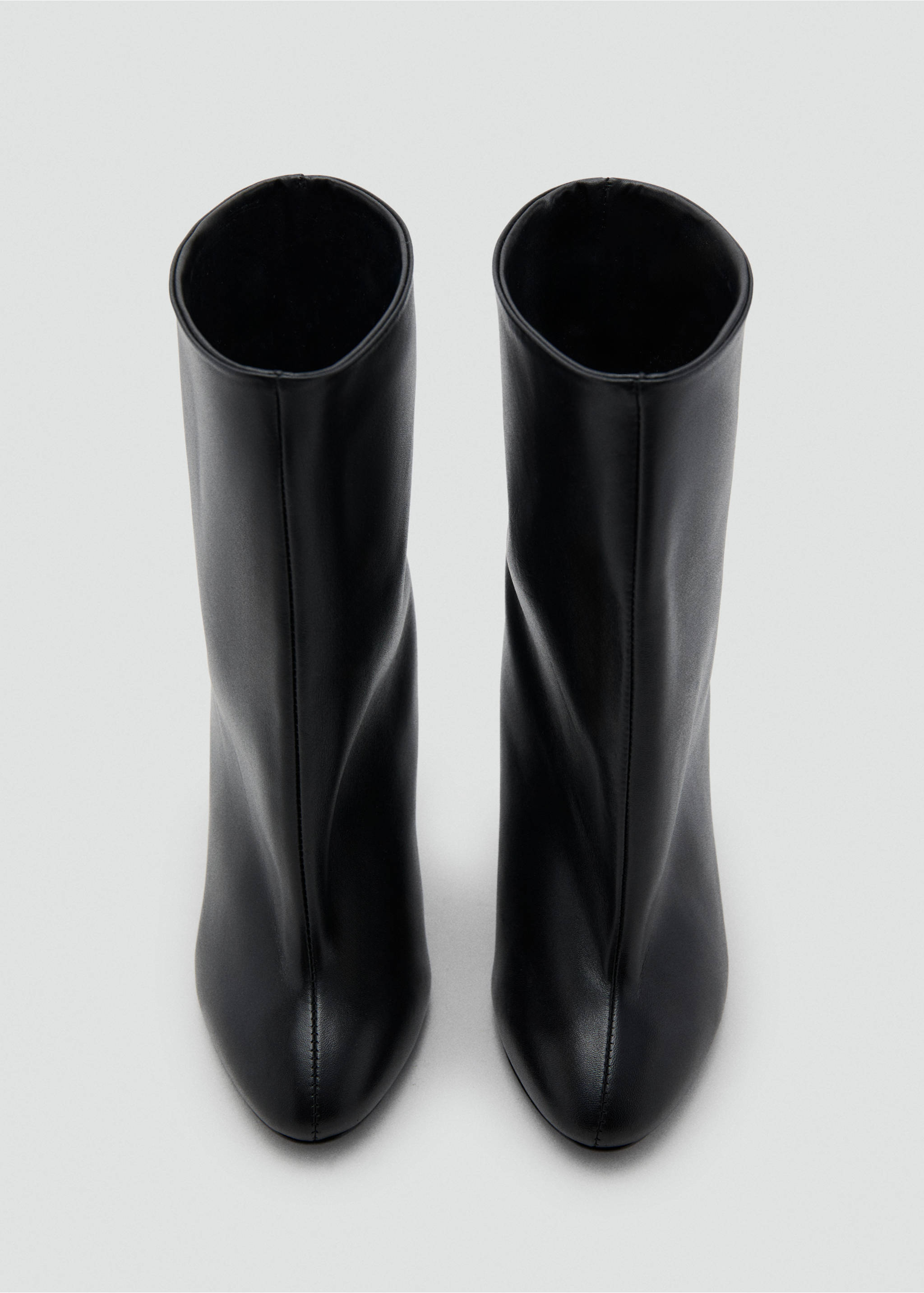 Wide shaft leather heeled boot - Details of the article 2, Black. Ref: 27093300-00.