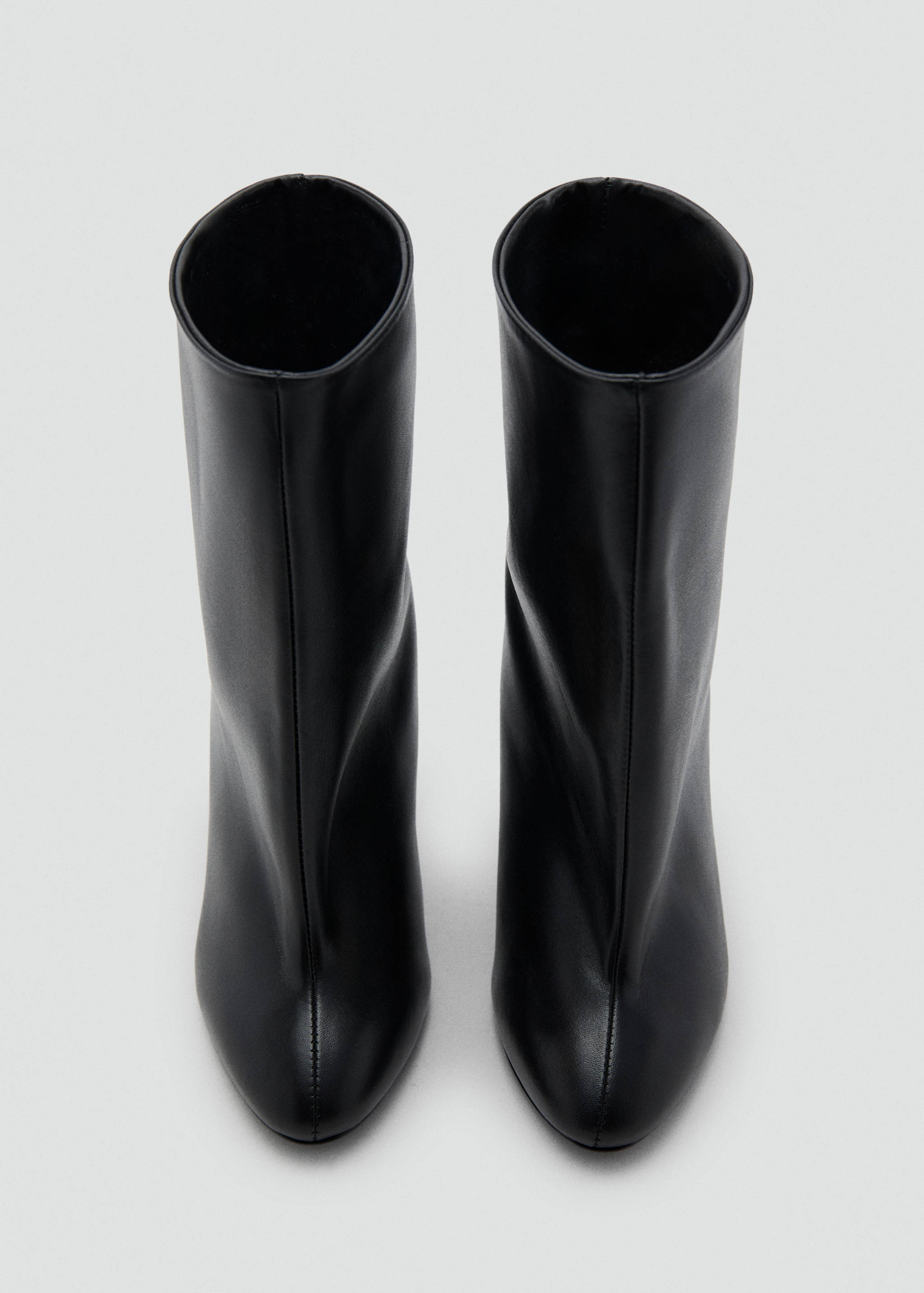 Wide shaft leather heeled boot - Details of the article 2