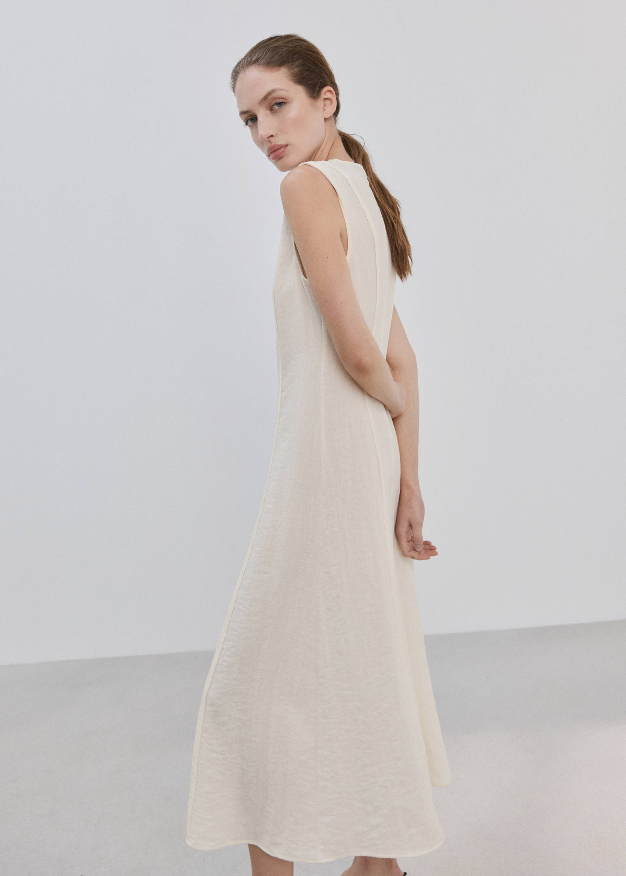 A-line dress with godets - Reverse of the article