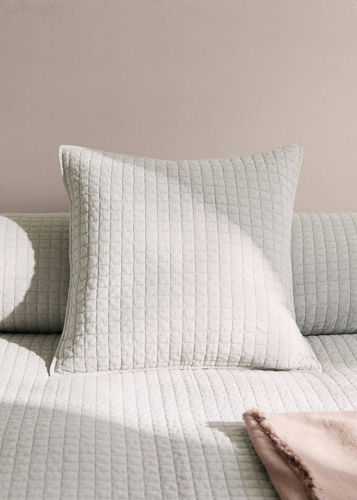 Garment-dyed cotton bed cushion cover 50x50 cm — Light/Pastel Grey