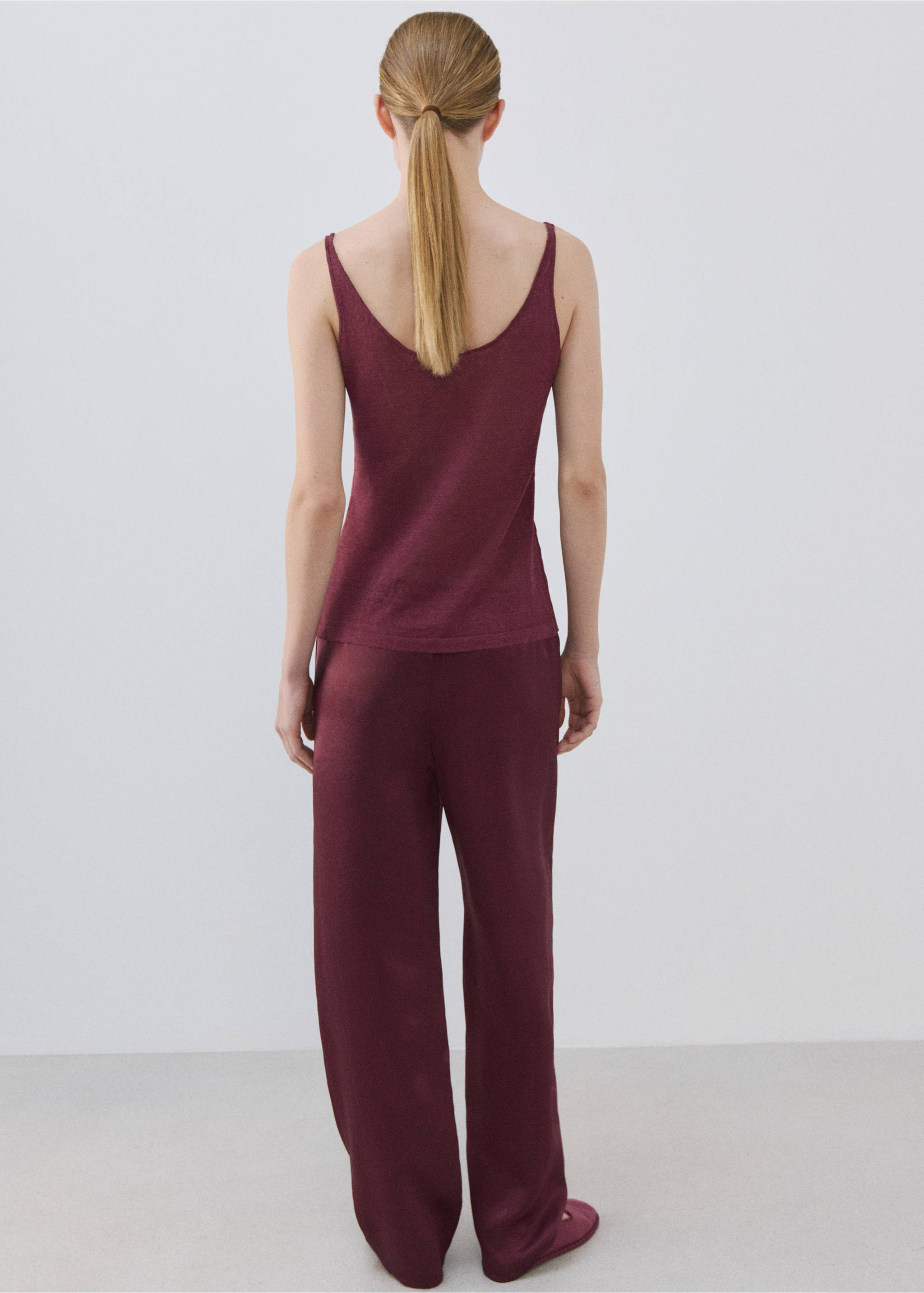 Satin trousers with elastic waist - Reverse of the article, Maroon. Ref: 27093312-00.