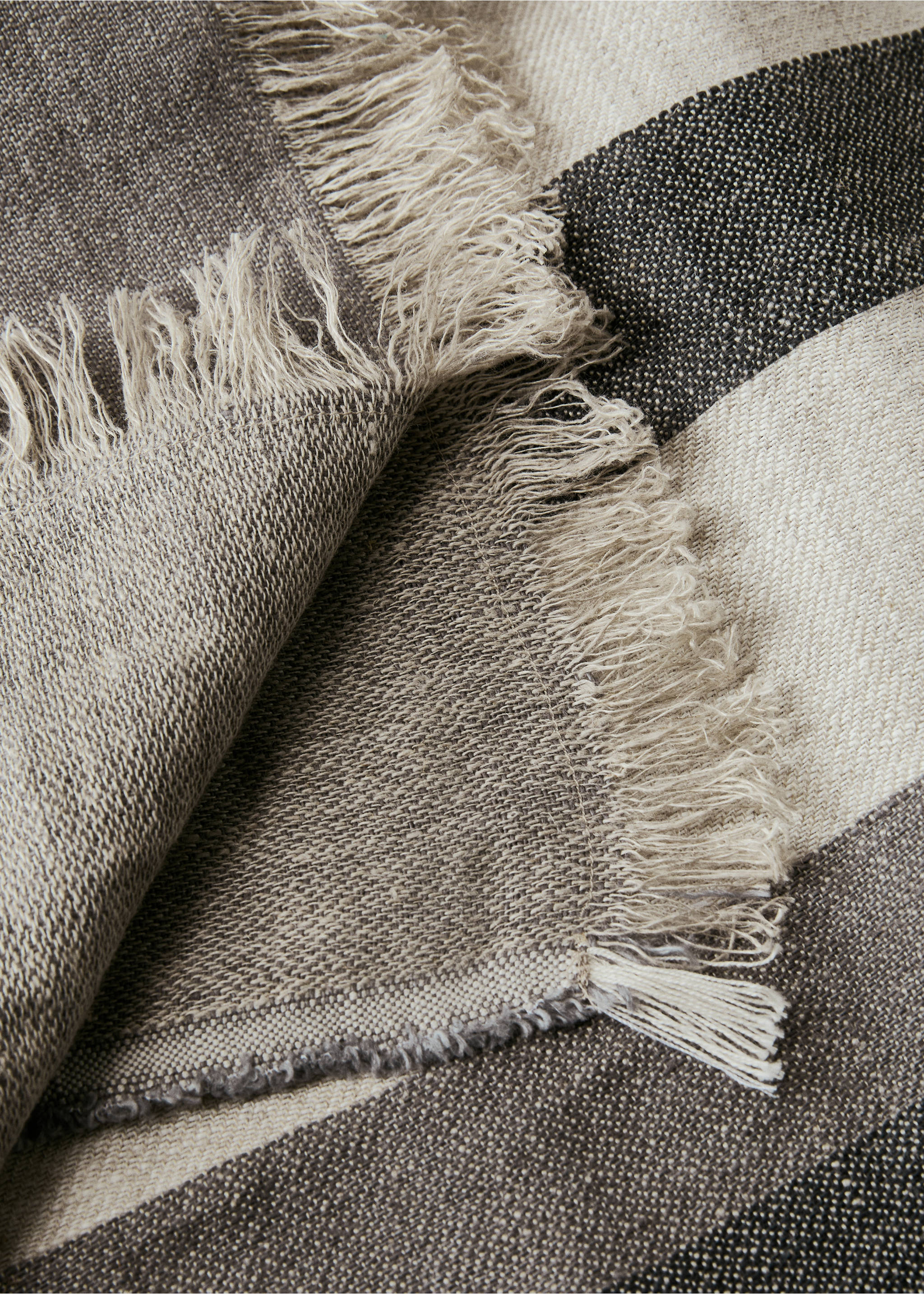 Randig linnefilt - Detaljer om artikeln 1, Ljus/pastellbrun. Ref: 27093314-00.