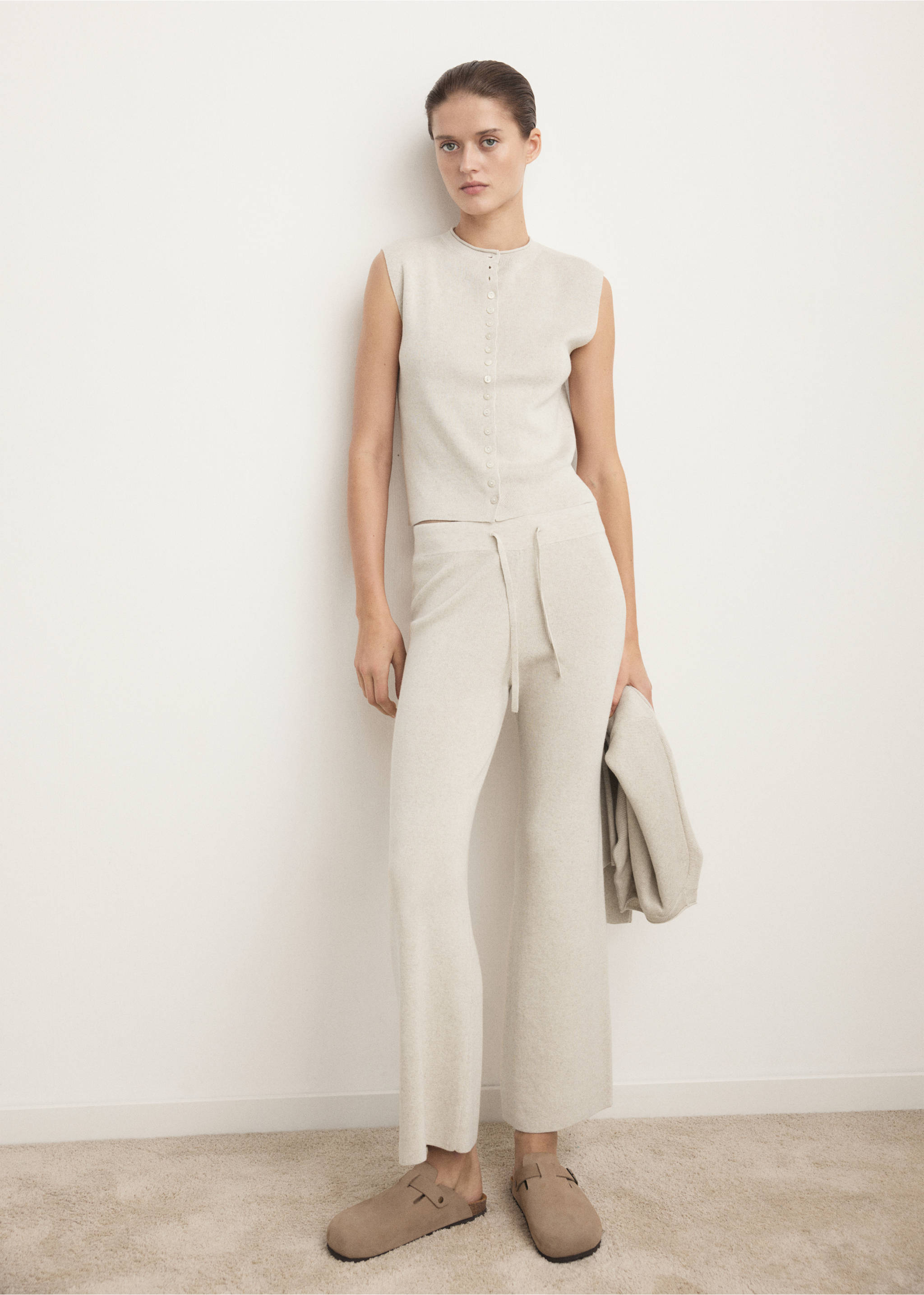 Short-sleeved knitted cardigan - General plane, Beige. Ref: 27093317-00.