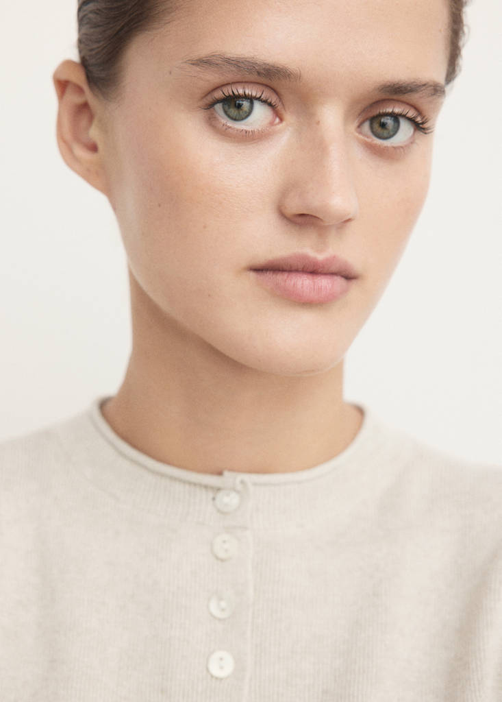 Short-sleeved knitted cardigan — Beige