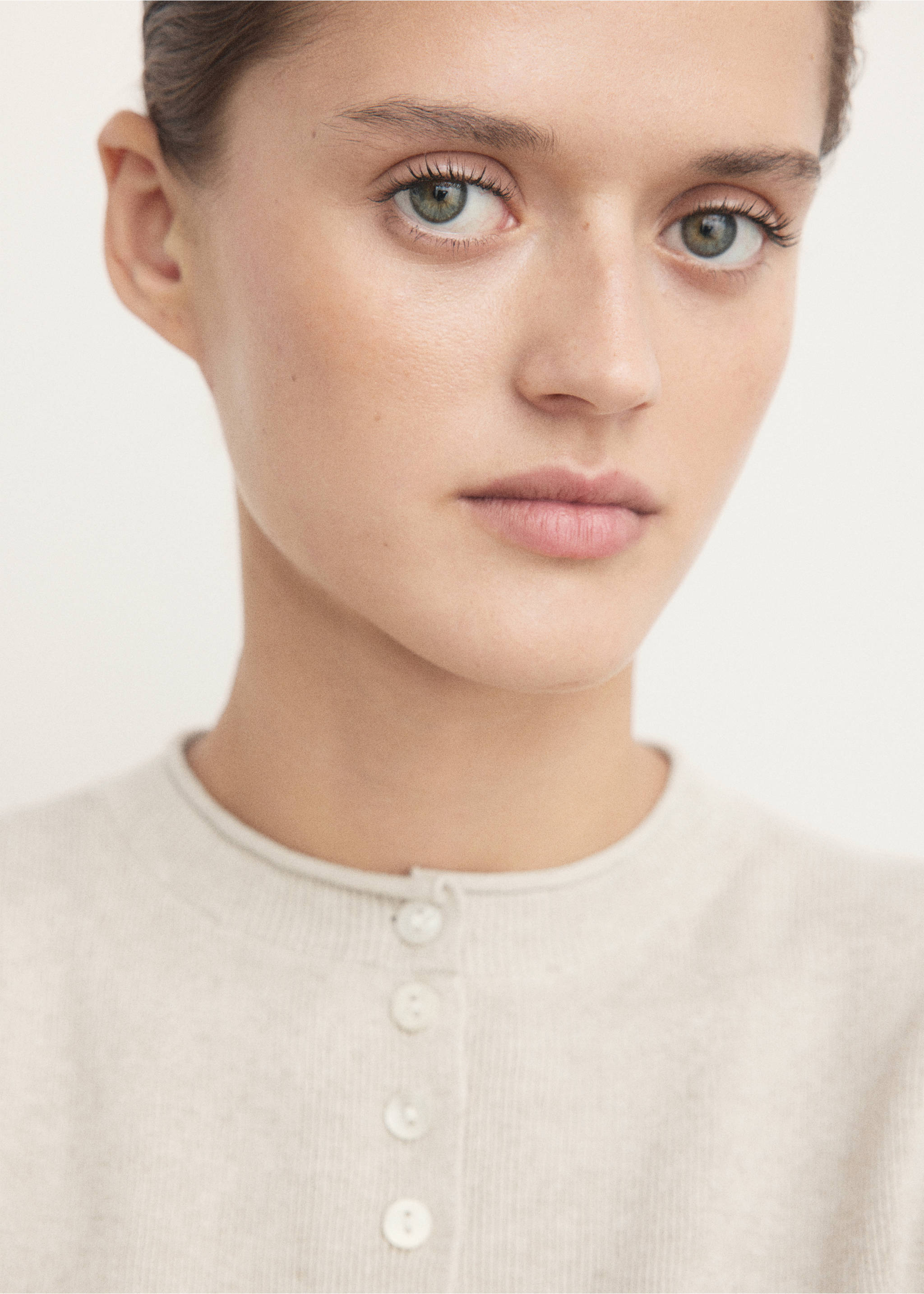 Short-sleeved knitted cardigan - Details of the article 1, Beige. Ref: 27093317-00.