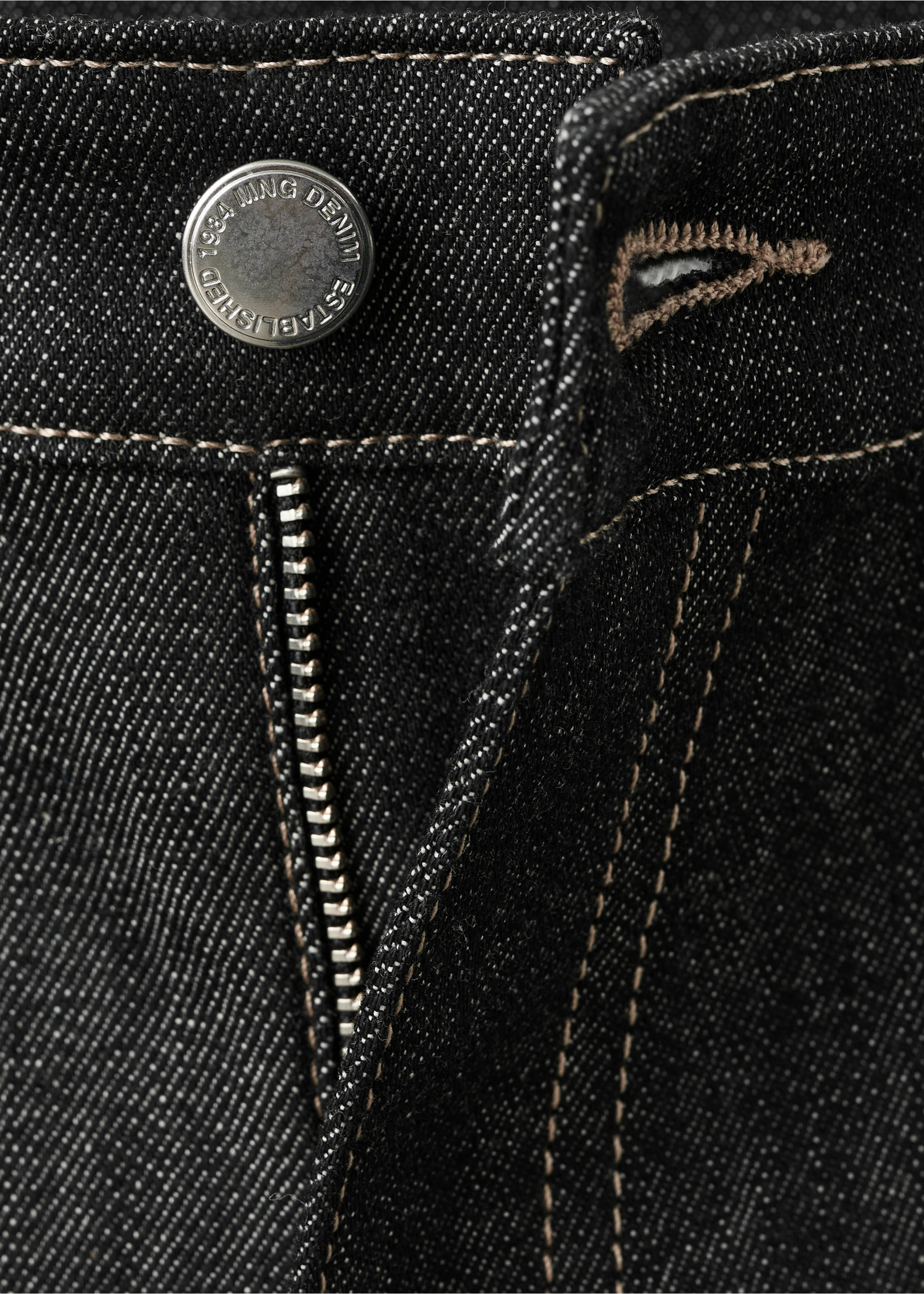 Flared-Jeans mit mittlerer Bundhöhe - Detail des Artikels 8, Schwarz. Ref: 27093318-00.