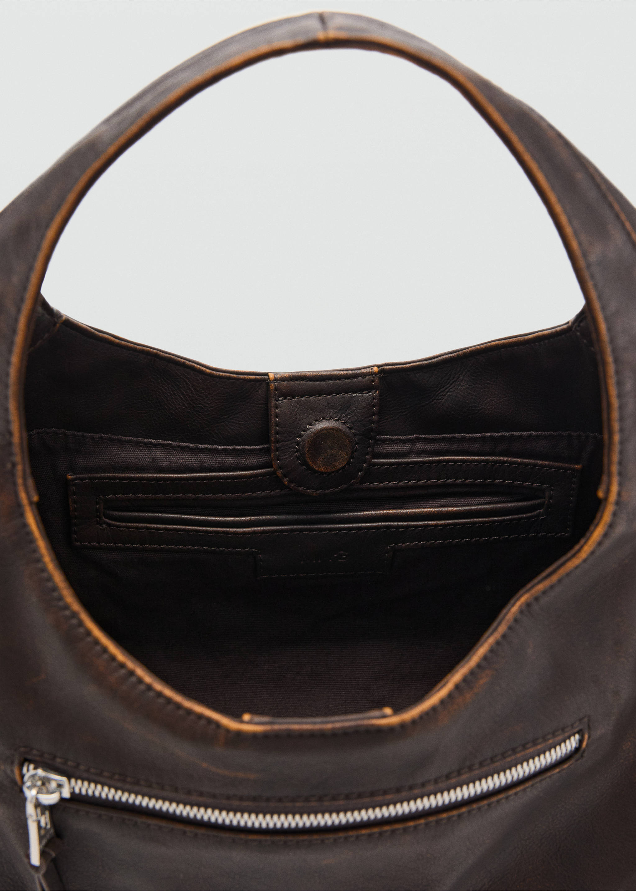 Shoulder bag with pockets - Details of the article 2, Brown. Ref: 27093322-00.