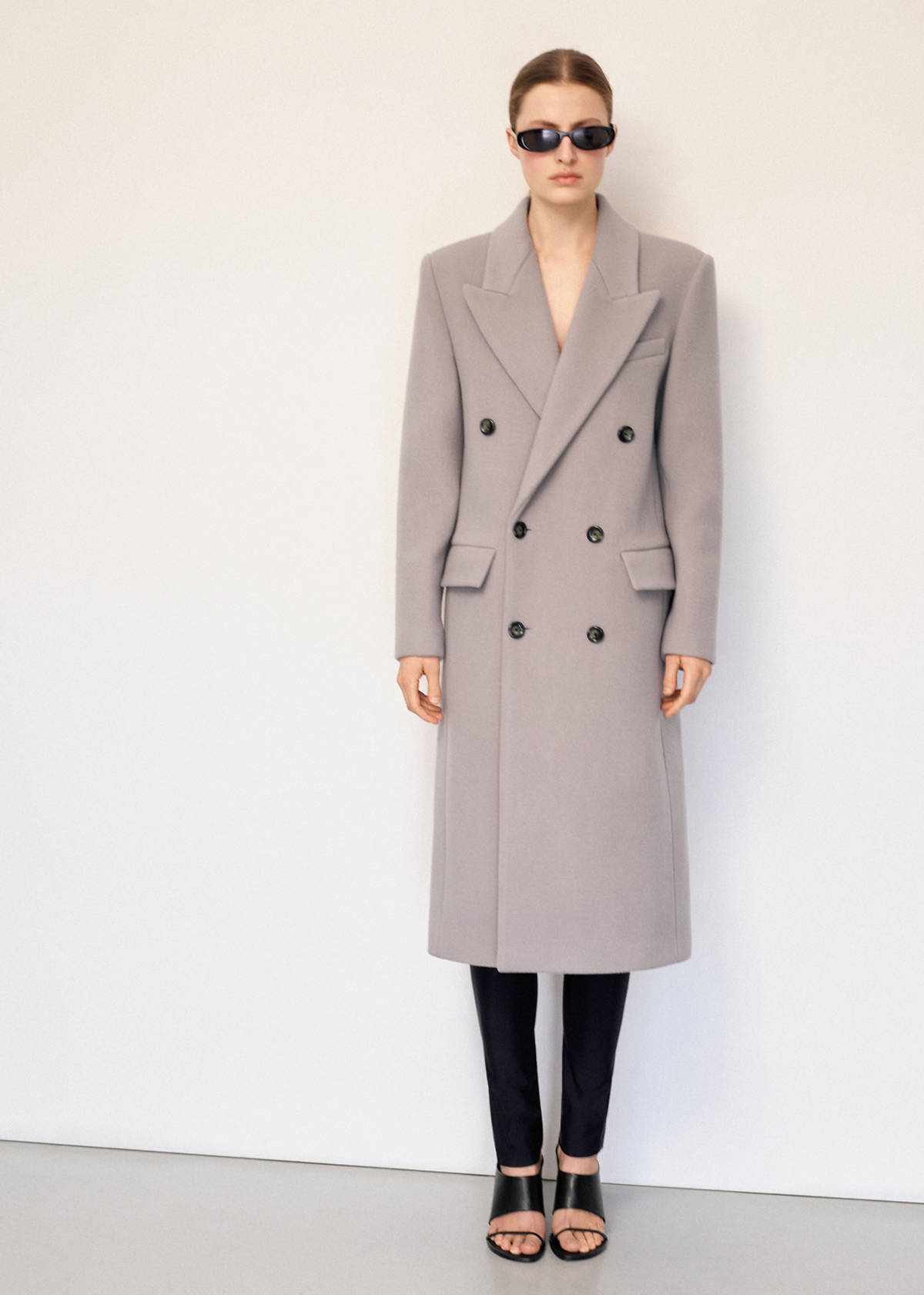 Double-breasted wool coat — Medium Brown