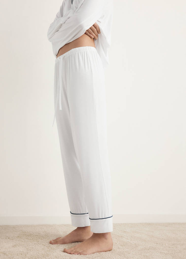 Two-piece pyjamas with piping — White