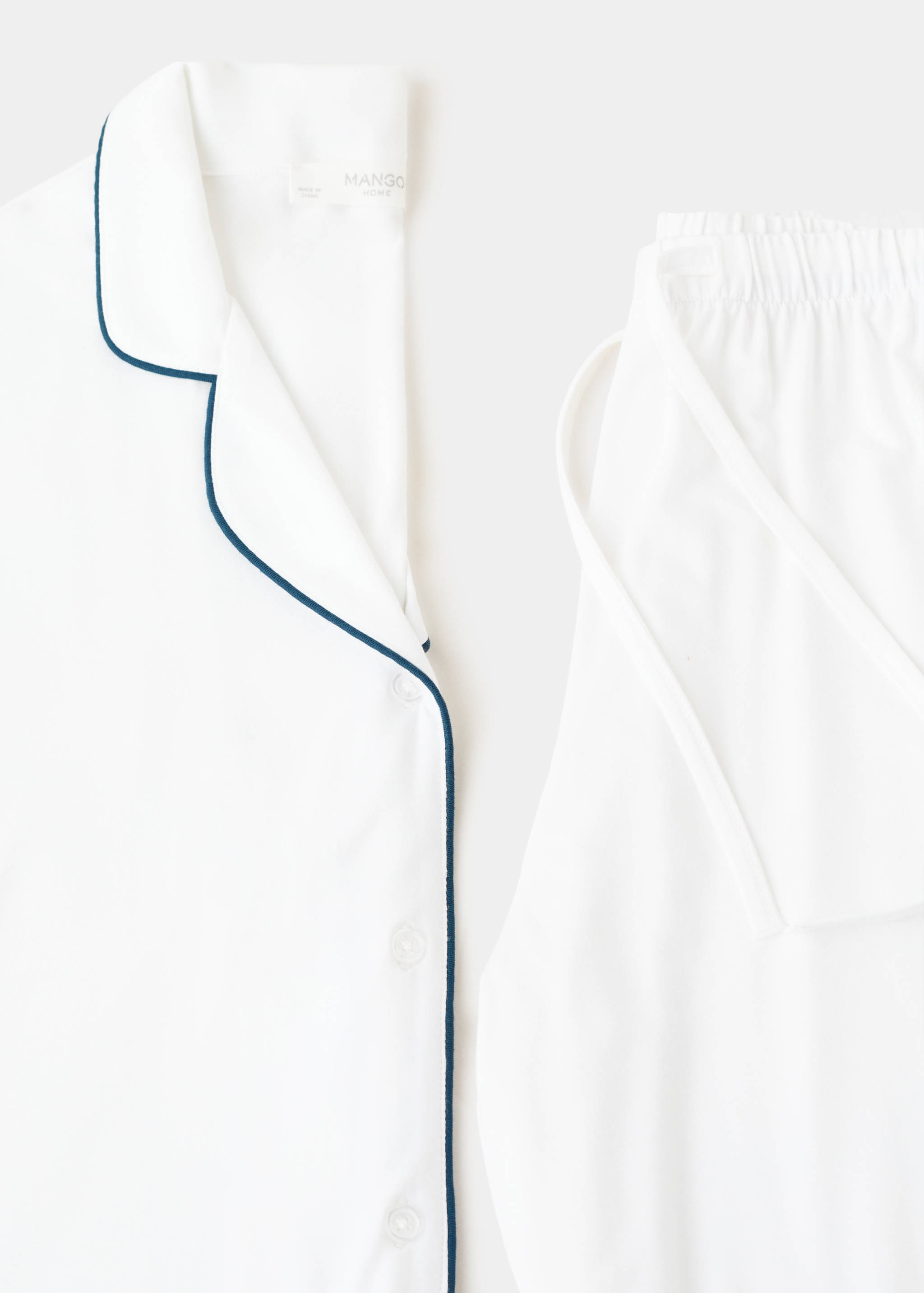 Two-piece pyjamas with piping - Details of the article 0