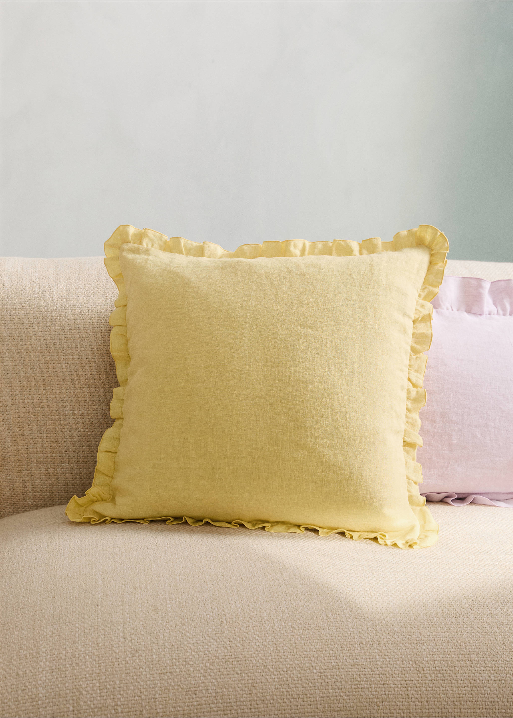 100% linen cushion cover with ruffle 45x45 cm - General plane, Yellow. Ref: 27093331-00.