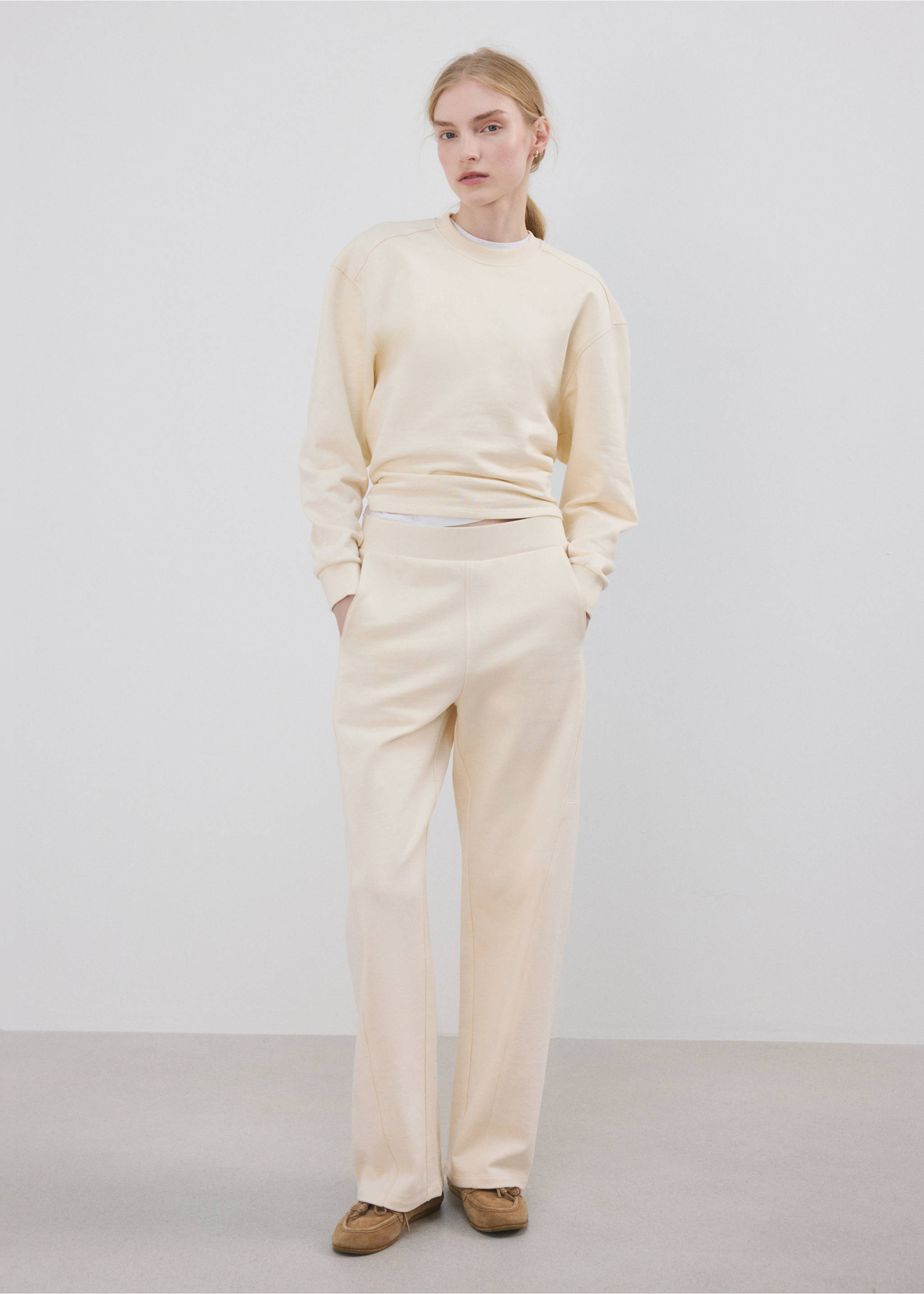 Kerek nyakú pamutpulóver - Általános sík, Pasztell sárga. Ref: 27093335-01.