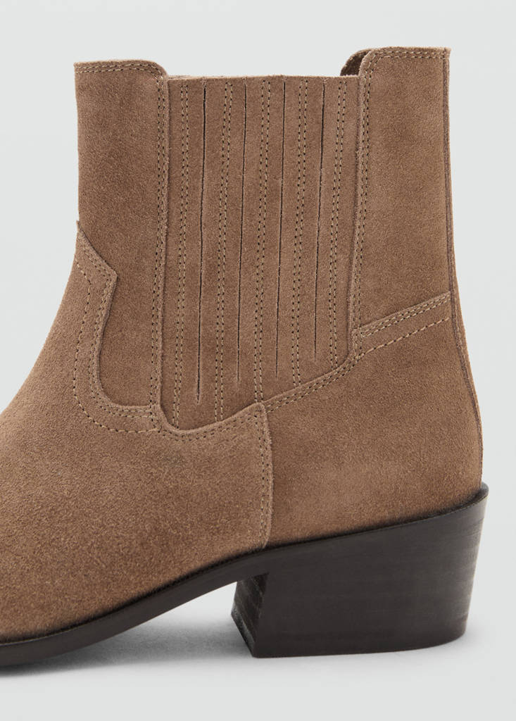 Suede leather ankle boots — Sand
