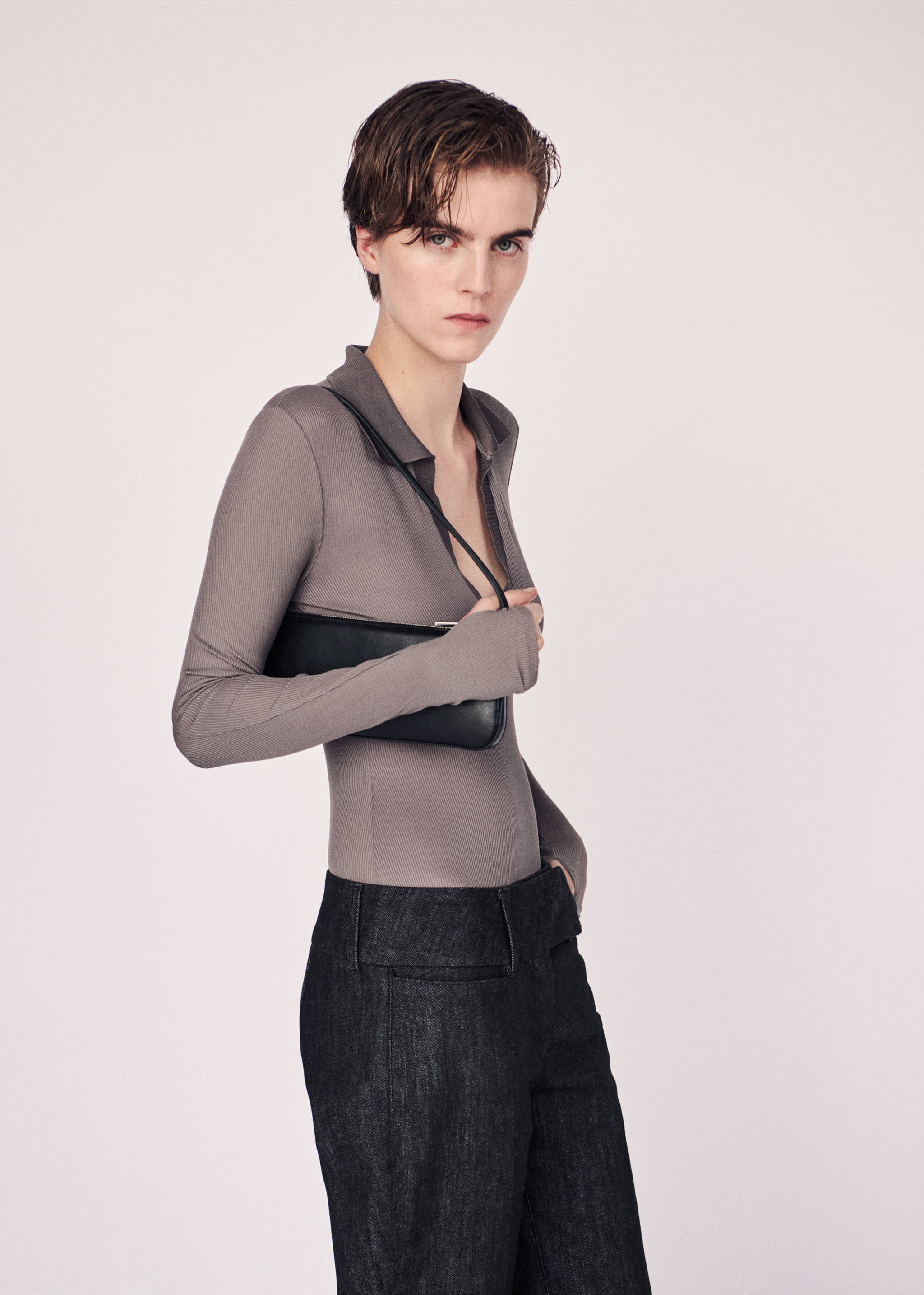 V-neck bodysuit - Details of the article 1, Light/Pastel Brown. Ref: 27093341-00.