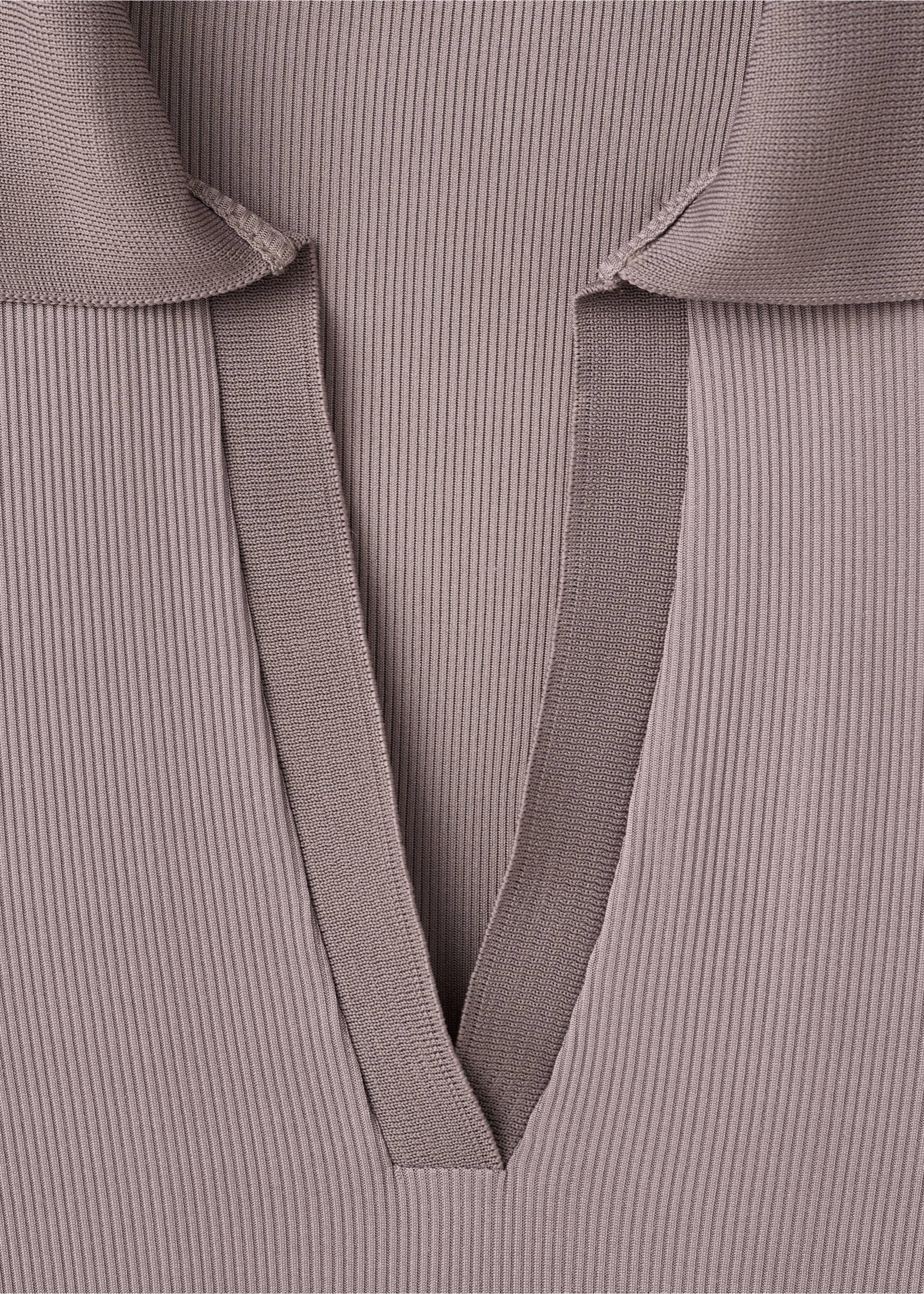 V-neck bodysuit - Details of the article 8, Light/Pastel Brown. Ref: 27093341-00.