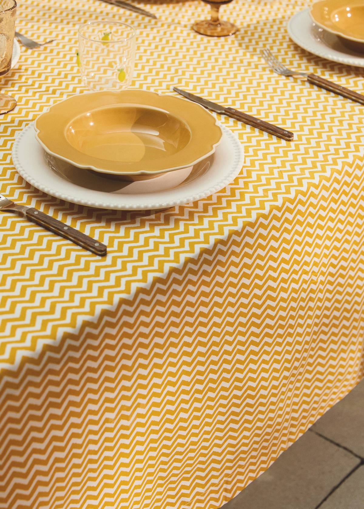 Vichy check cotton tablecloth for 8 to 10 guests — Yellow