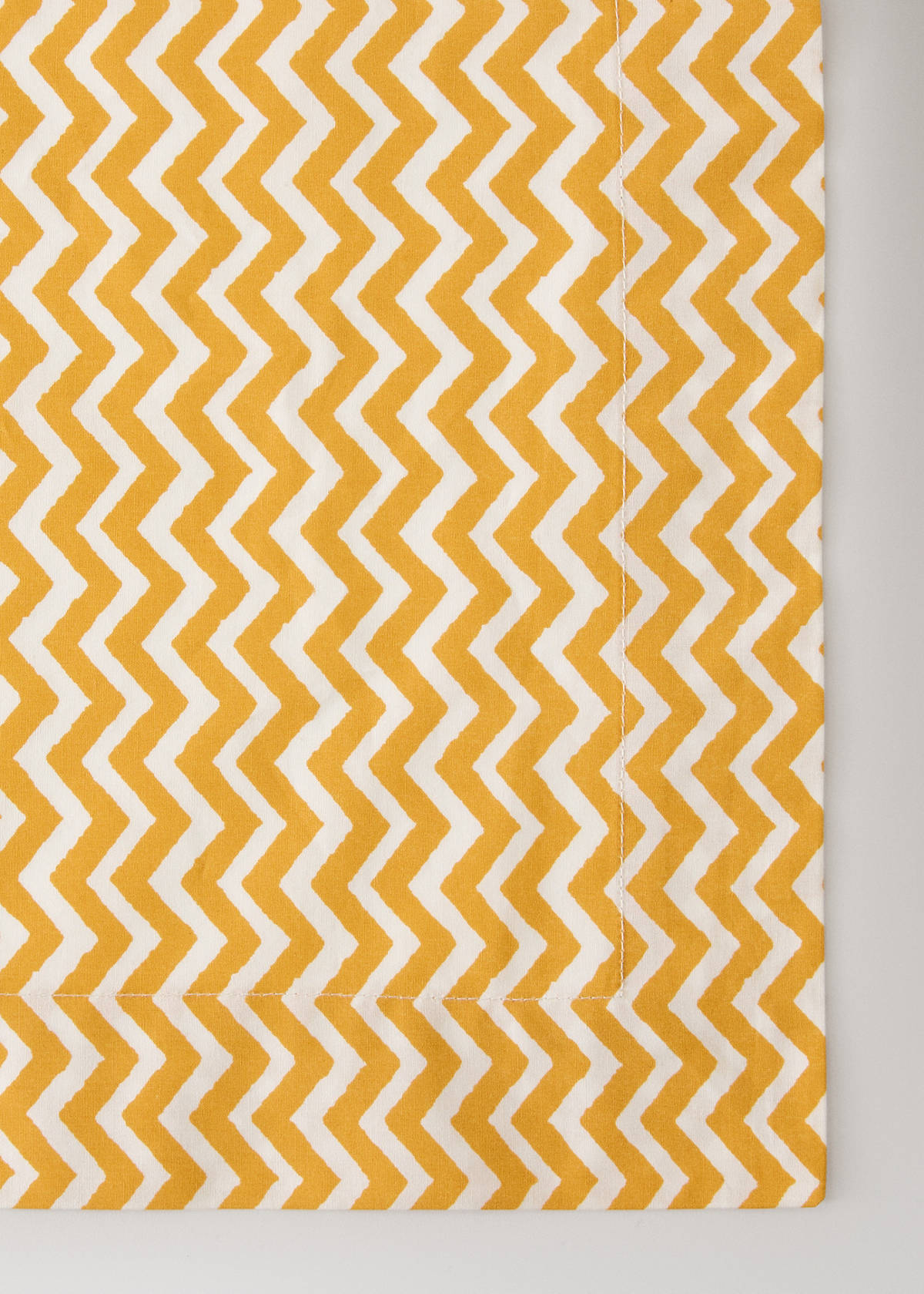 Vichy check cotton tablecloth for 8 to 10 guests — Yellow