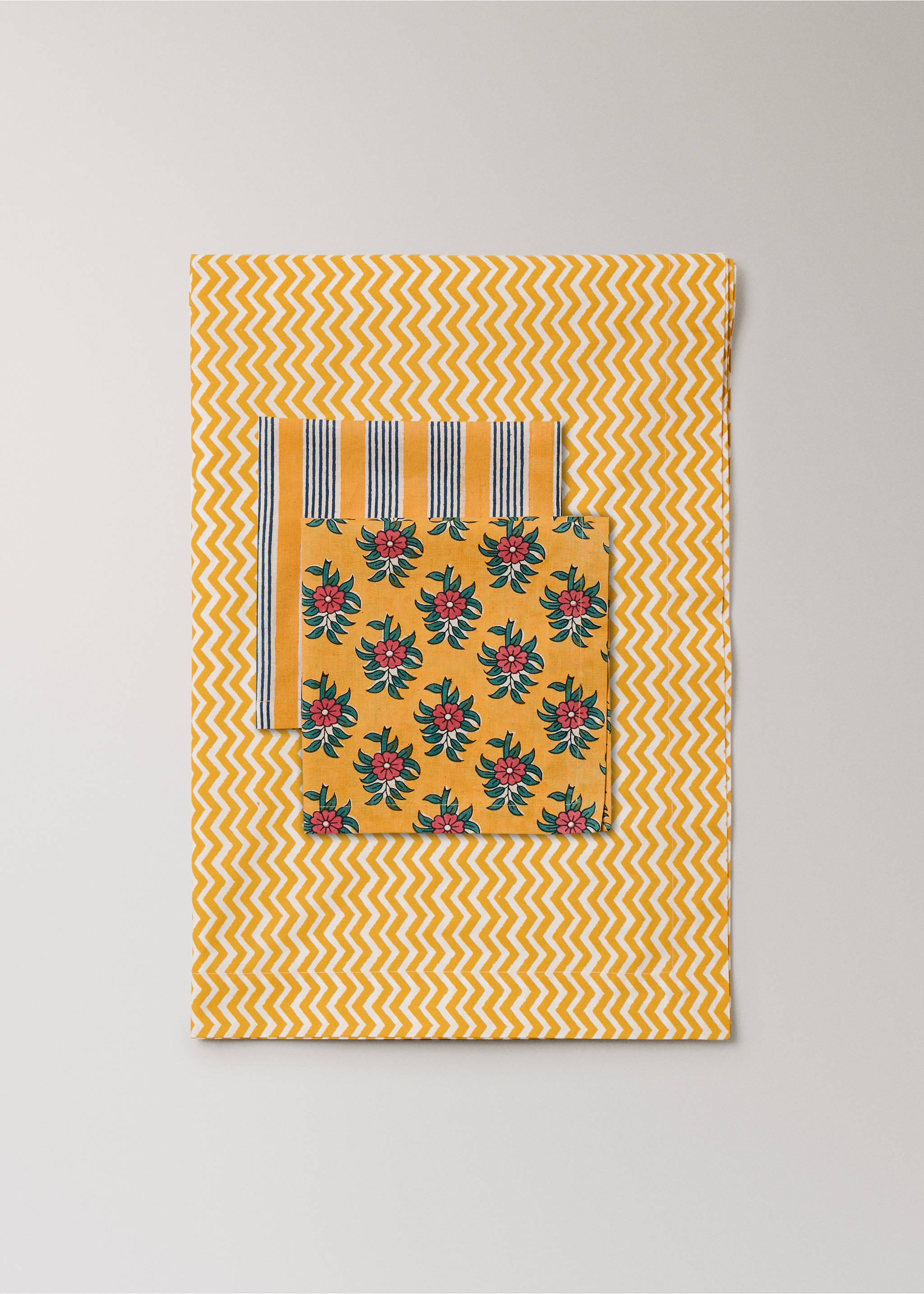 Mantel algodón estampado colorido 6 a 8 comensales - Detalle del artículo 3, Amarillo. Ref: 27093343-00.