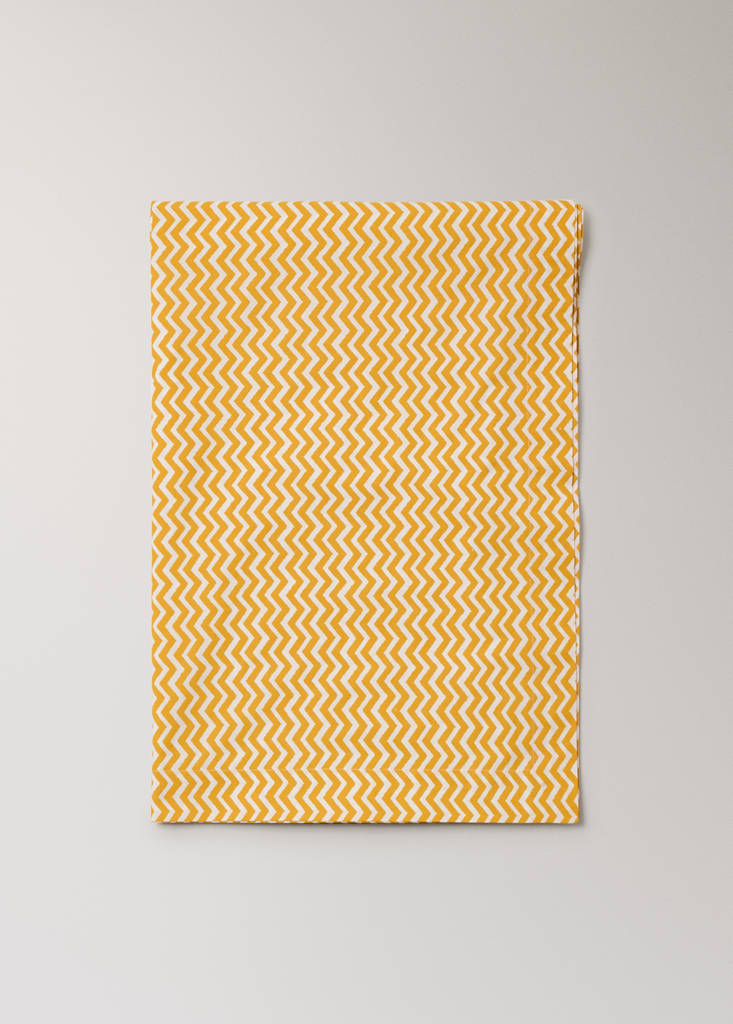 Vichy check cotton tablecloth for 8 to 10 guests — Yellow