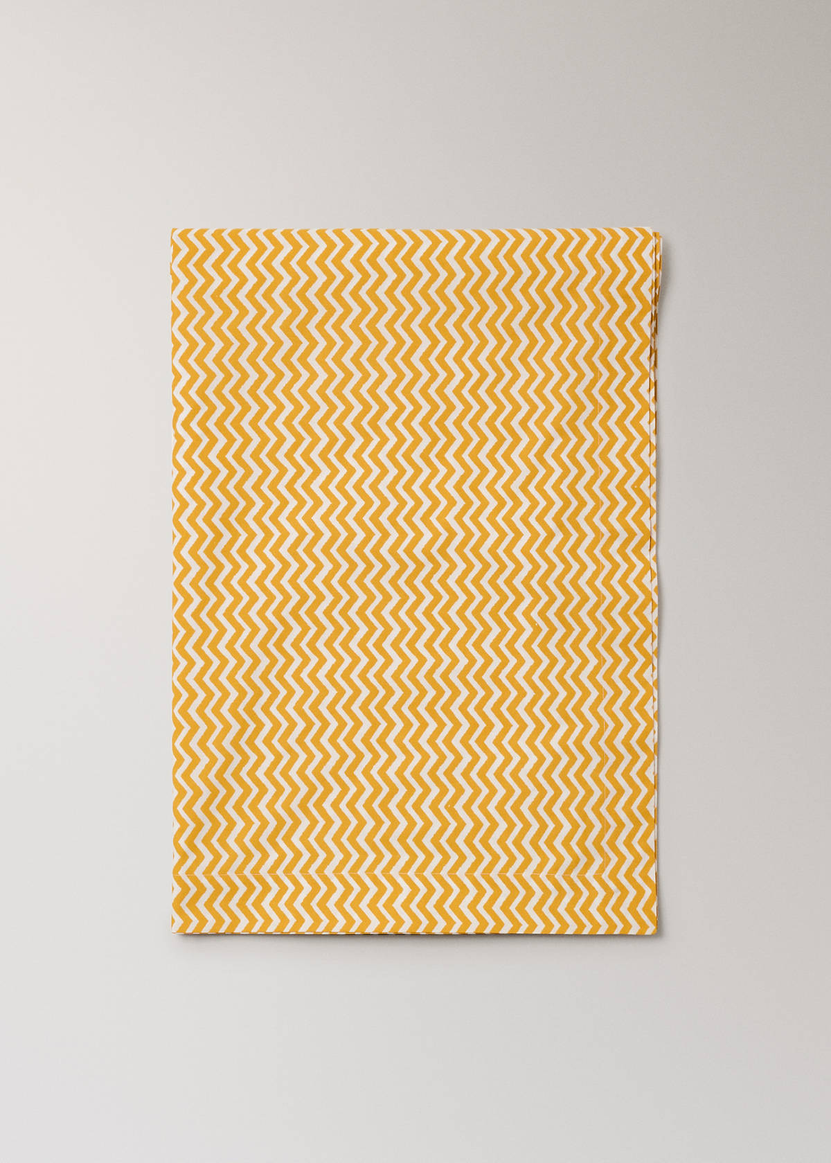 Vichy check cotton tablecloth for 8 to 10 guests — Yellow