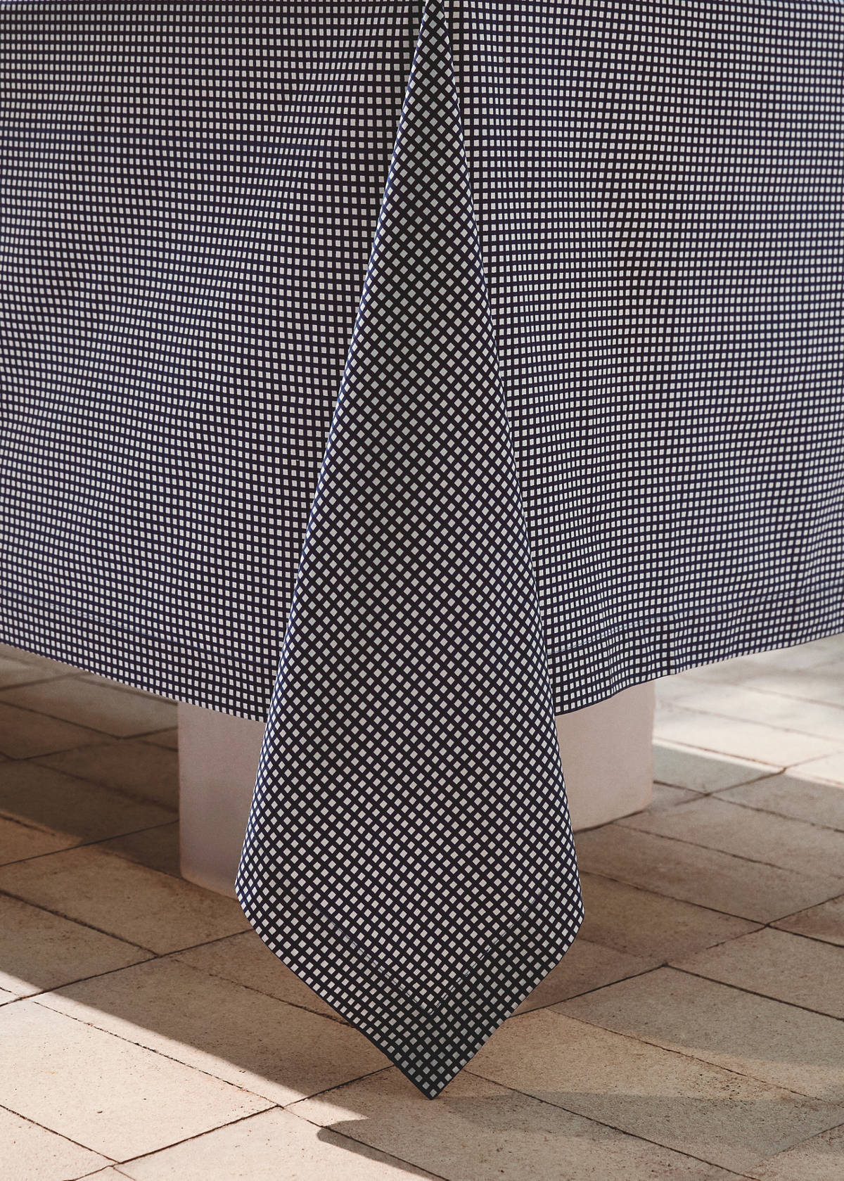 Vichy check cotton tablecloth for 8 to 10 guests — Blue