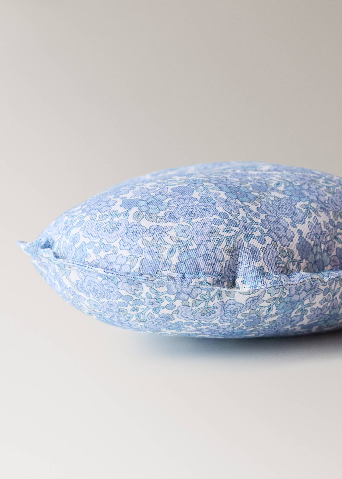 Heart print cotton cushion — Blue