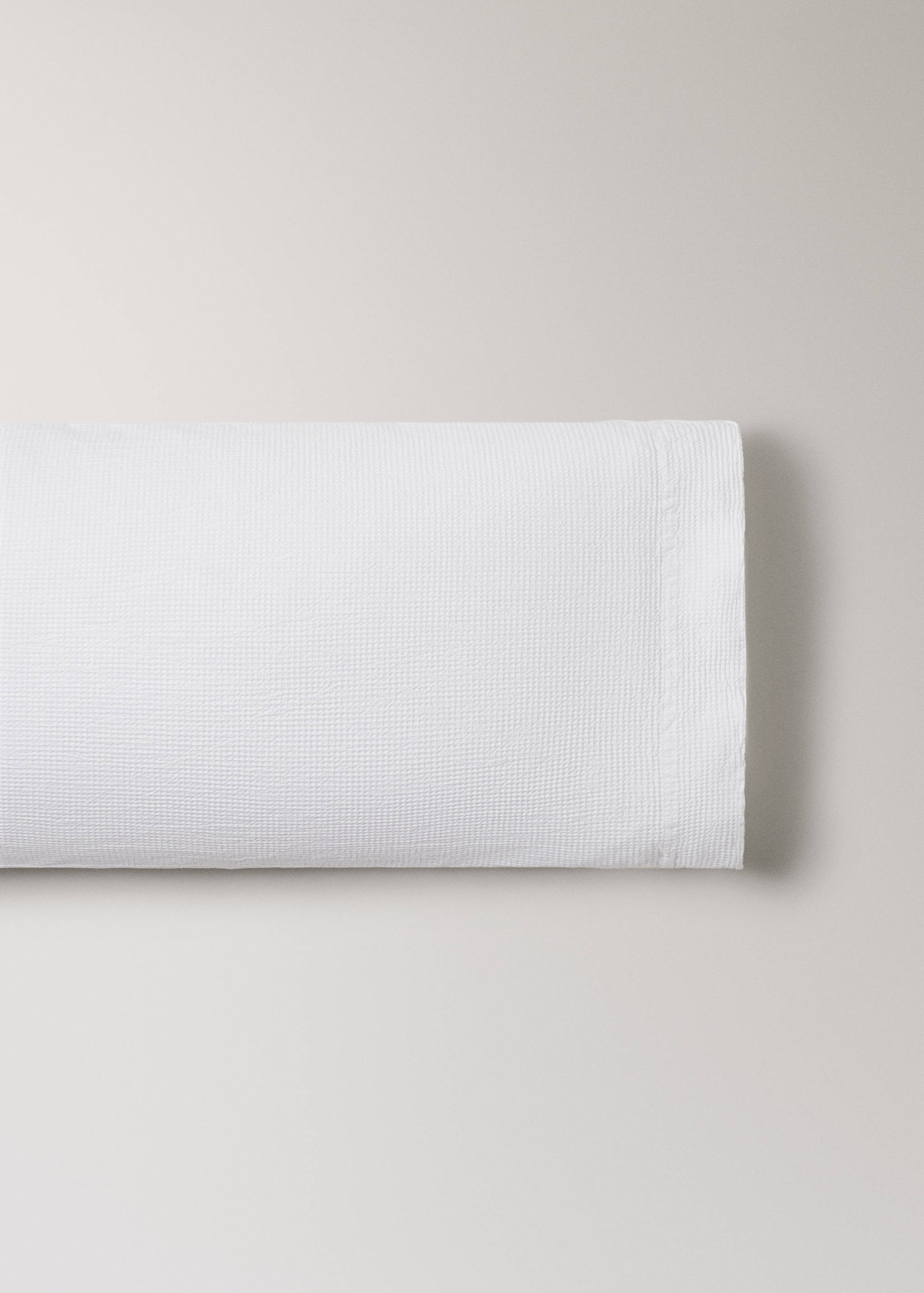 Cotton garment-dyed mini-waffle pillowcase 45x110 cm - Article without model