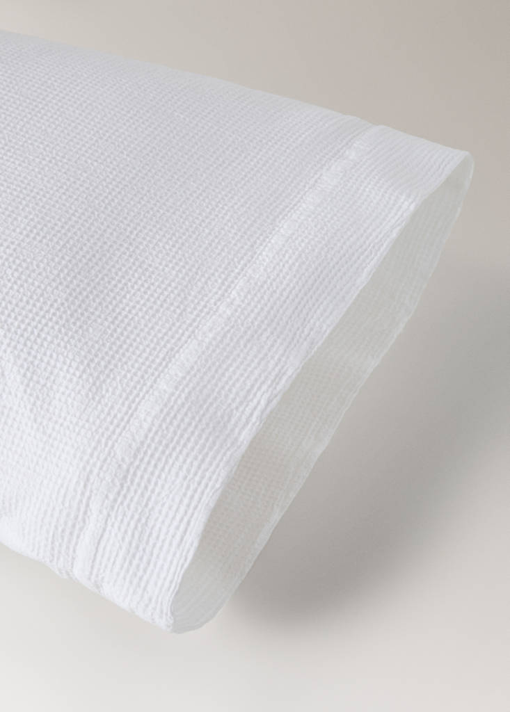 Cotton garment-dyed mini-waffle pillowcase 45x110 cm - thumbnail 4