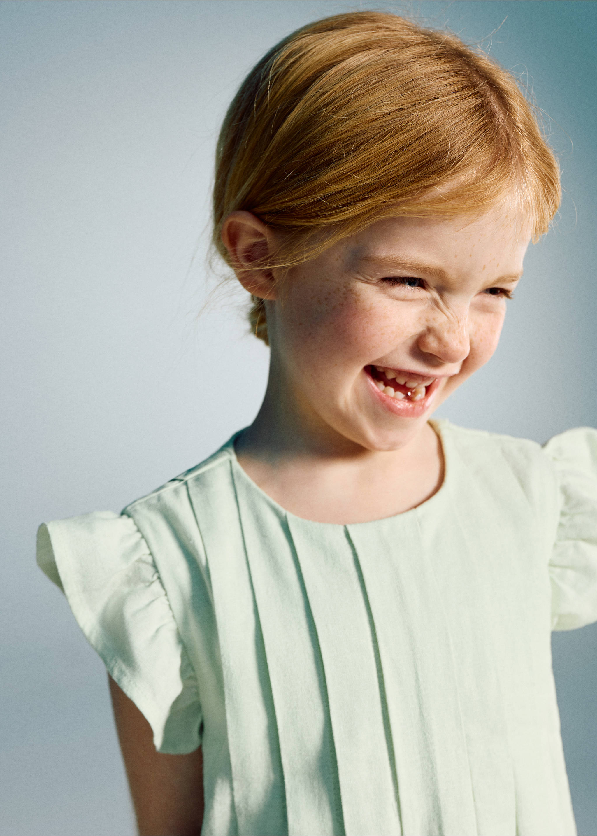 Ruffled linen dress - Details of the article 1, Pastel Green. Ref: 27093720-00.