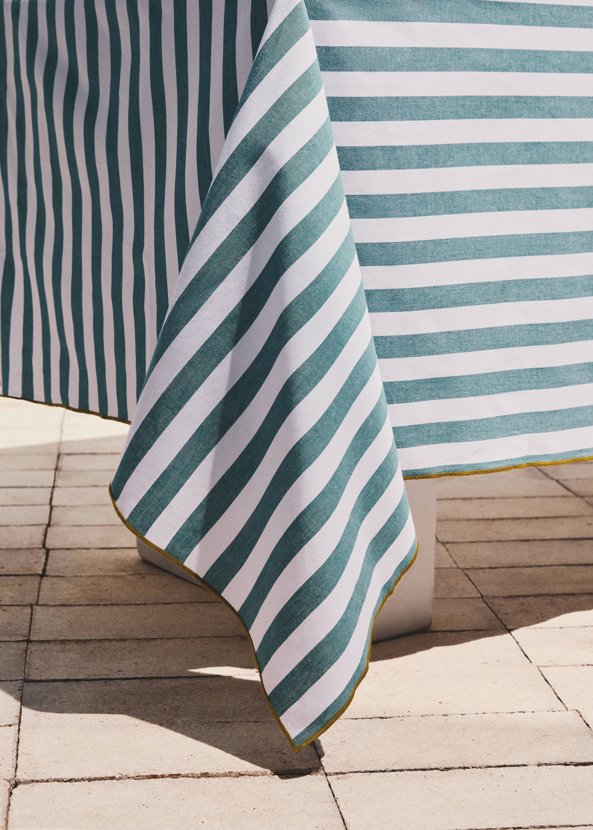 Бавовняна скатертина в різноколірну смужку на 6-8 персон - Детальніше про товар 8