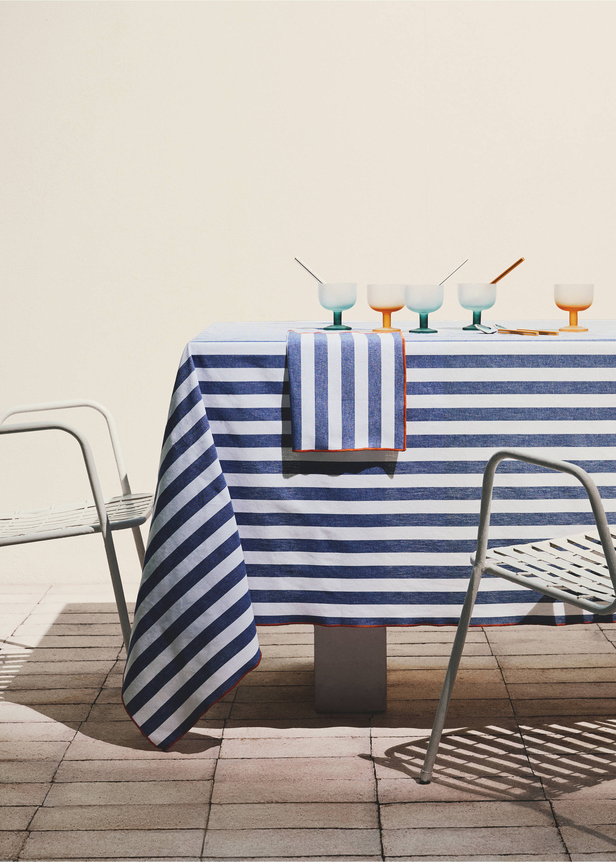 Striped cotton tablecloth for 6 to 8 guests - General plane, Blue. Ref: 27093739-00.