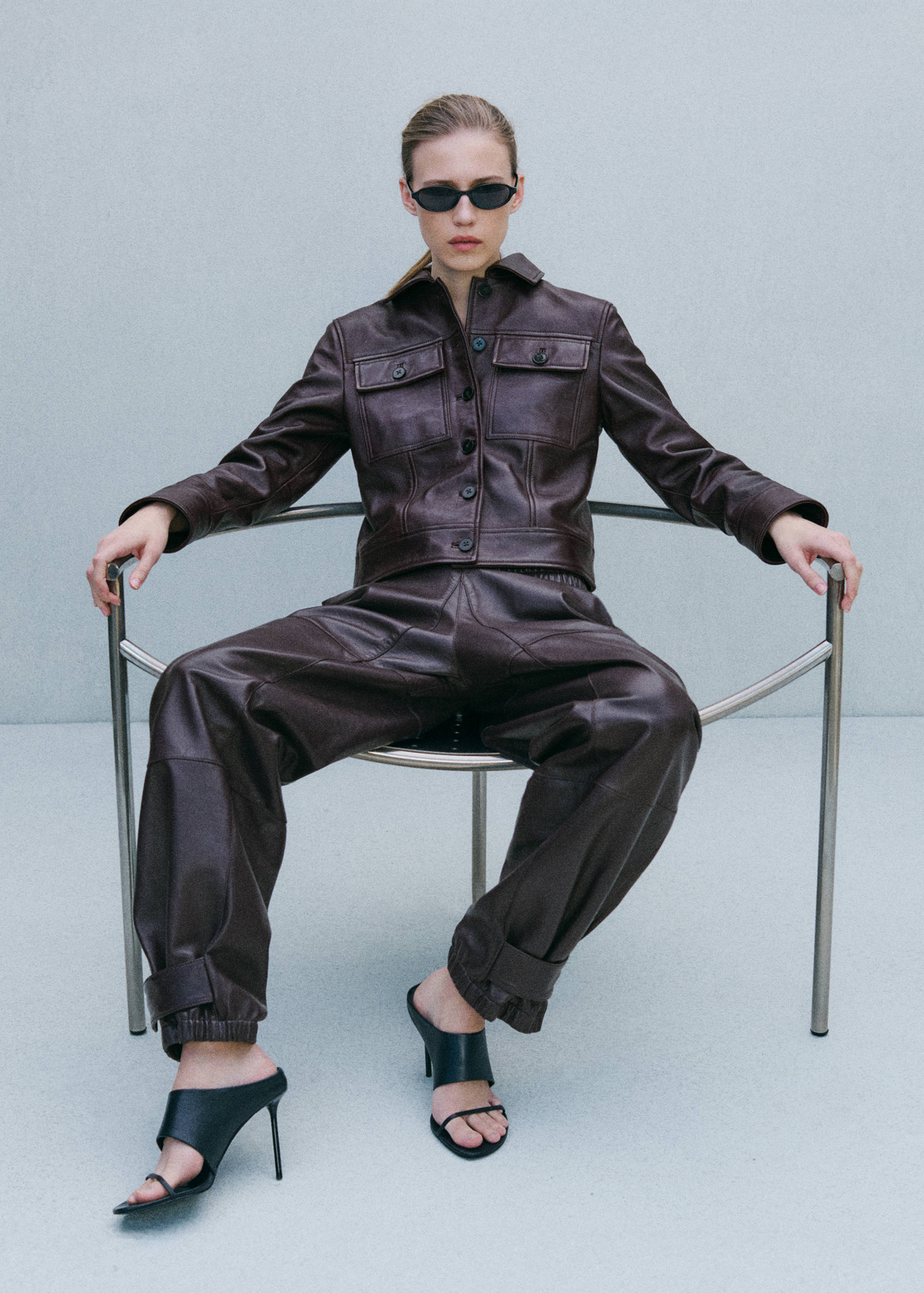 Buttoned leather jacket - General plane