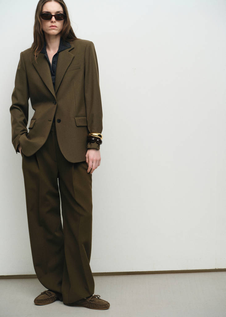 Suede loafer with gathered toe — Sand