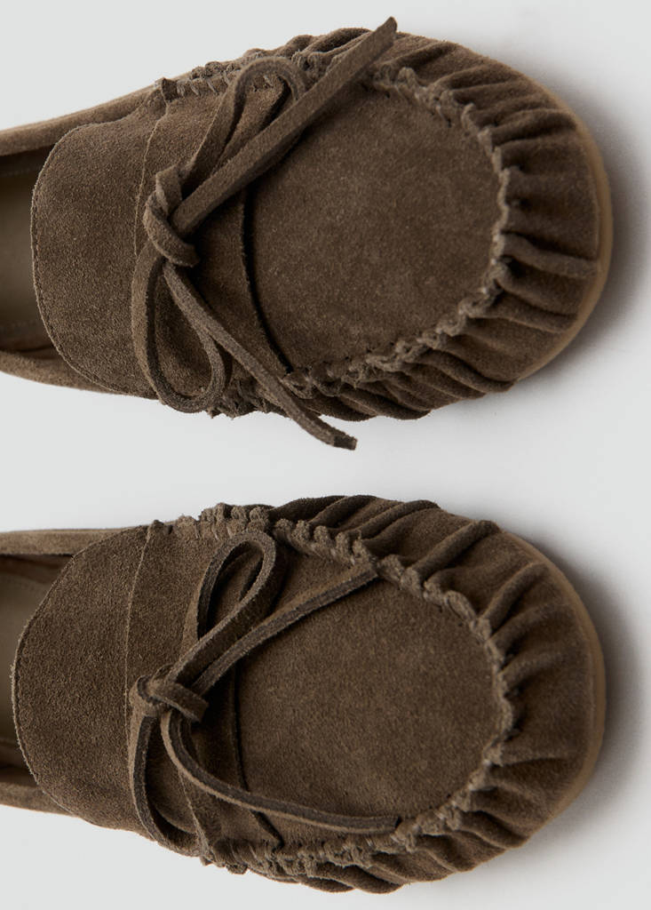 Suede loafer with gathered toe — Sand